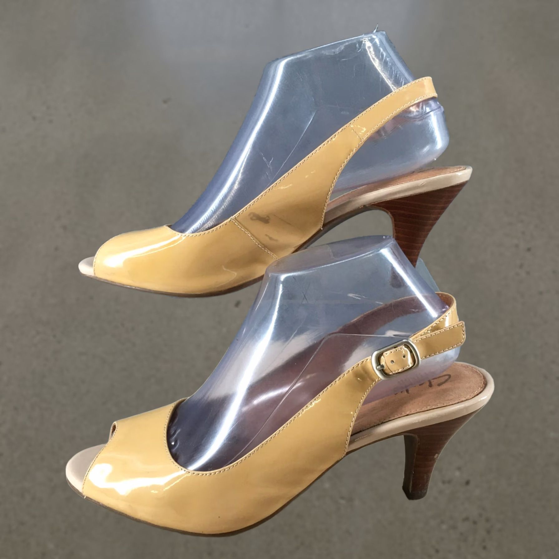 Clarks Clarks Artisan Sandals Womens 9 M Slingback Beige Leather Kitten Heels Peep Toe Size US 9 / IT 39 - 1 Thumbnail