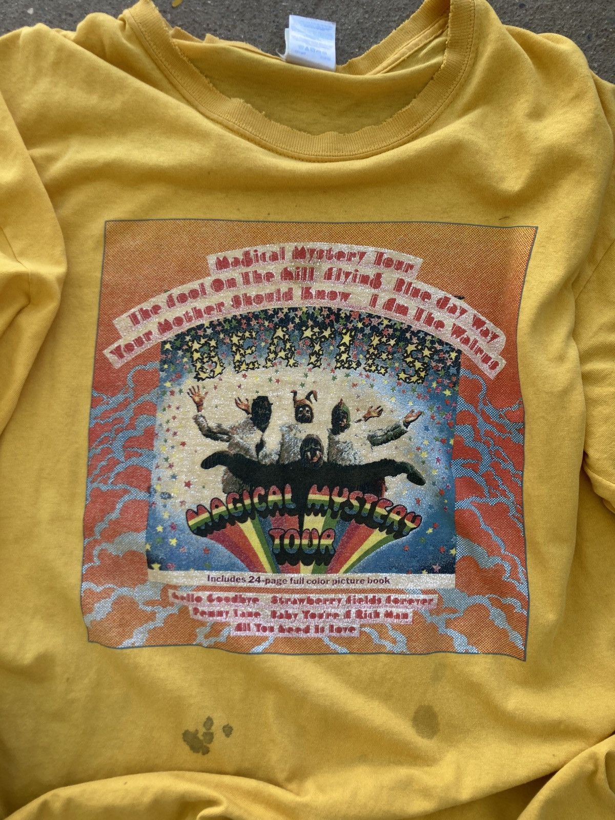 Apple The Beatles Magical Mystery Tour Trashed Tee 2005 Size US XL / EU 56 / 4 - 3 Thumbnail