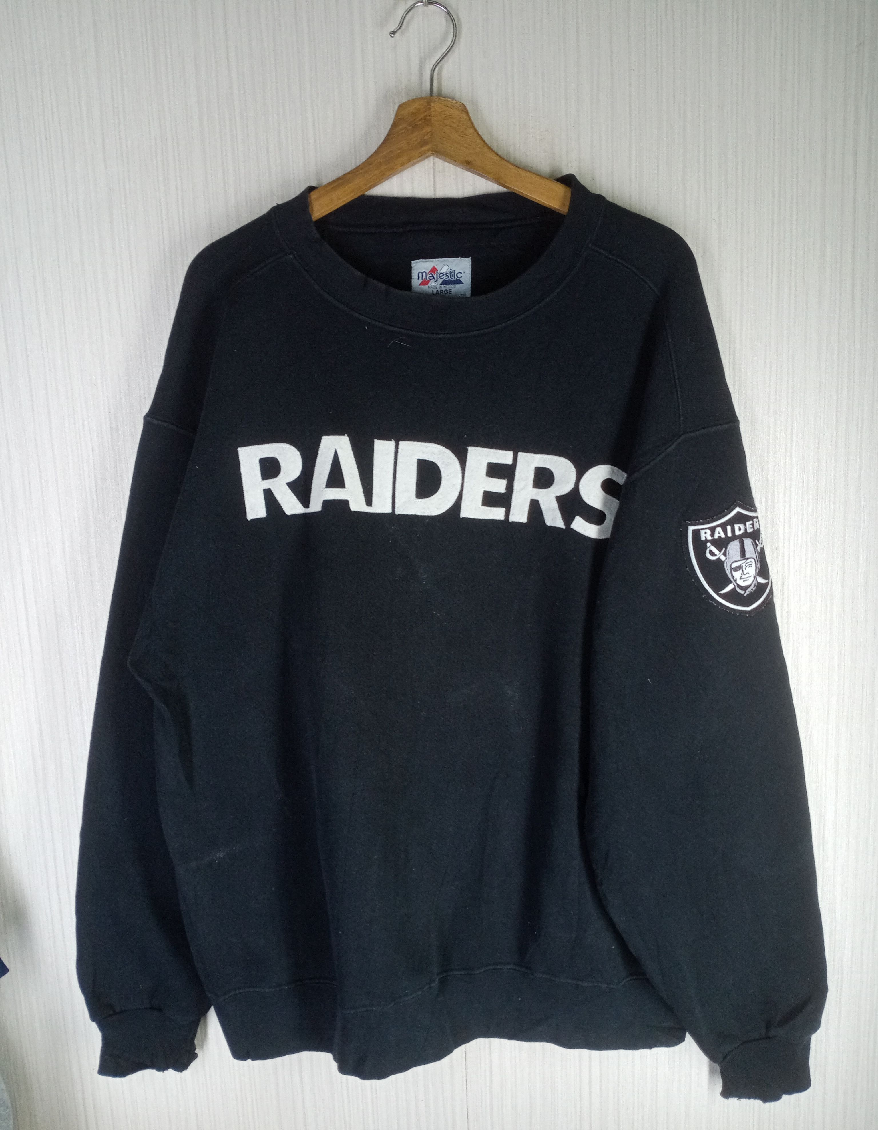 Majestic Rare Vintage Raiders Majestic NFL Crewneck Sweatshirt Size US L / EU 52-54 / 3 - 1 Thumbnail