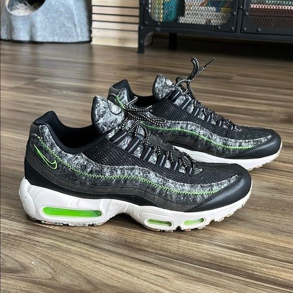 Nike Nike Air Max 95 Move to Zero “Recycled Felt ” Black/Electric Size US 10.5 / EU 43-44 - 1 Thumbnail