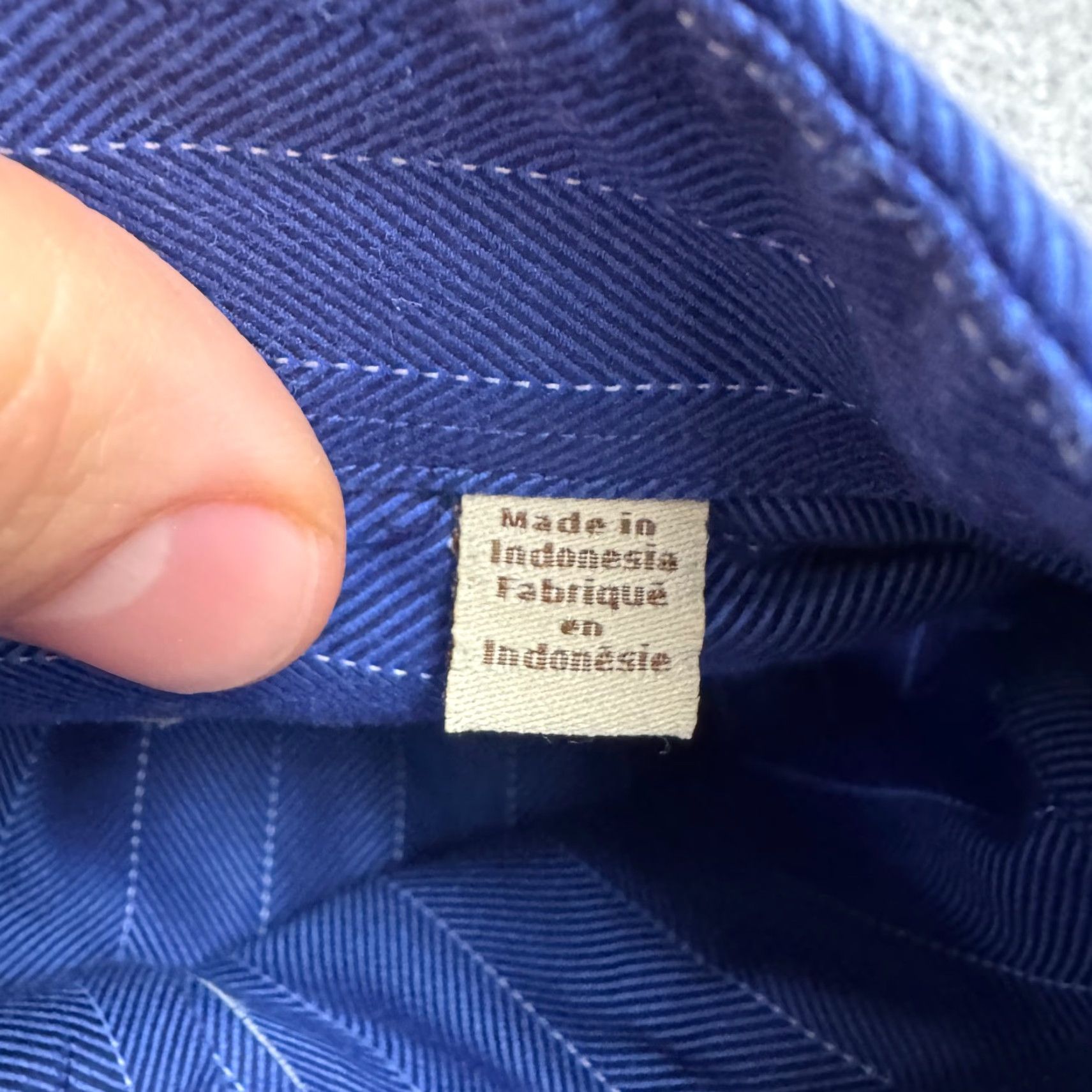 Tommy Bahama VINTAGE Tommy Bahama Button-Up Shirt Mens Regular Blue Striped Herringbone Classic 16.5 34/35 SS? Size US S / EU 44-46 / 1 - 7 Thumbnail