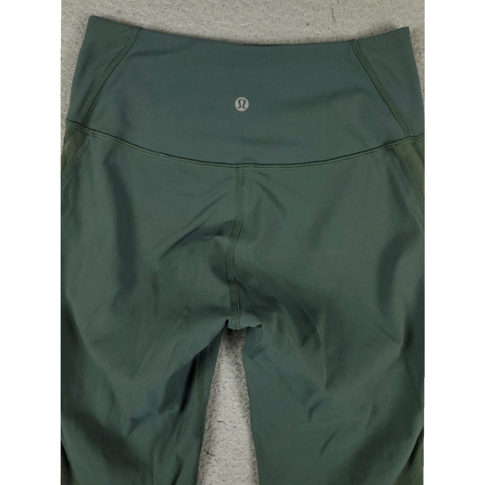 Lululemon Leggings Womens Green Size 6 Cropped Capri Athleisure Activewear