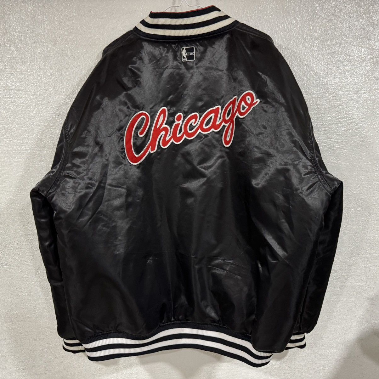 Majestic NBA Chicago Bulls Reversible Red Black Satin Jacket 2-3XL Size US XXL / EU 58 / 5 - 3 Thumbnail