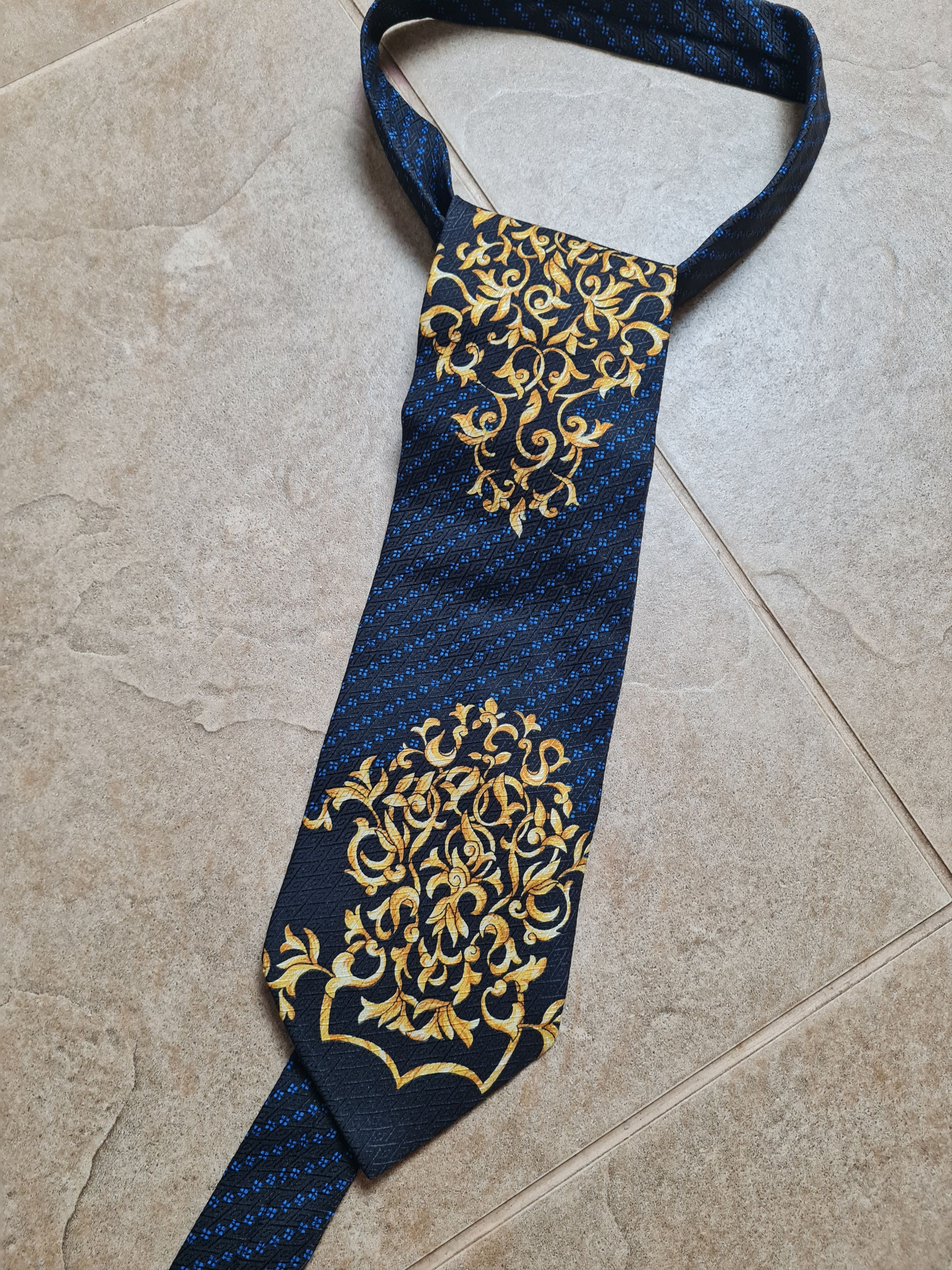 Versace Mens Black Gold Vintage V2 Versace Baroque Print Silk Tie Size ONE SIZE - 1 Thumbnail
