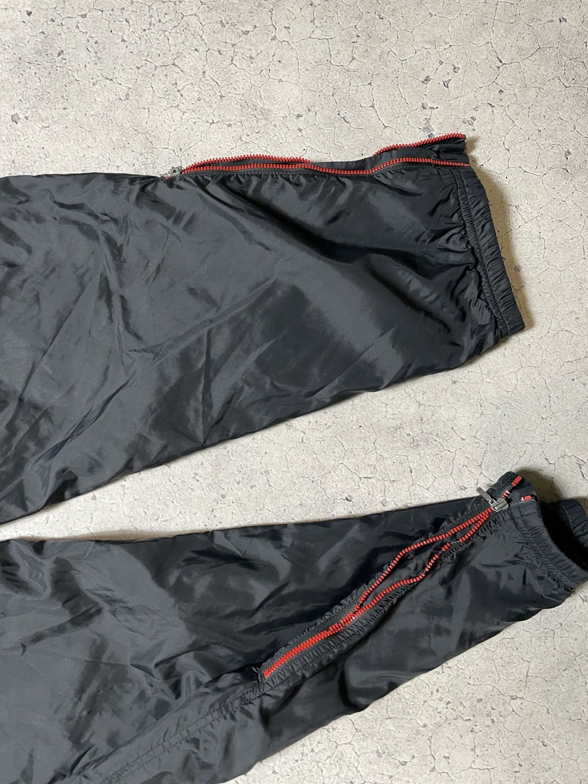 Nike Nike Nylon Track Suit Drill Jacket And Pants Y2K Vintage Size US L / EU 52-54 / 3 - 12 Thumbnail