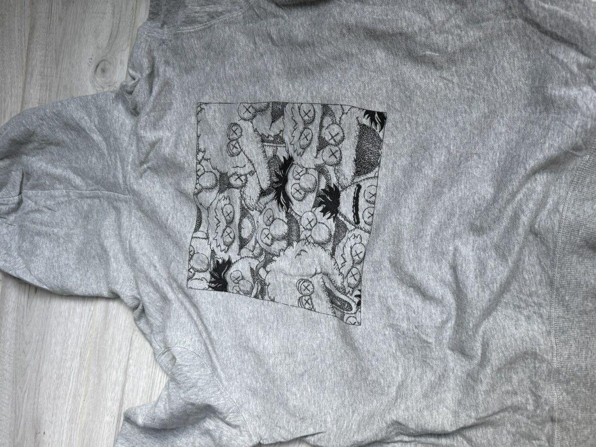 Kaws × Uniqlo Hoodie Uniqclo x kaws Size US M / EU 48-50 / 2 - 2 Thumbnail