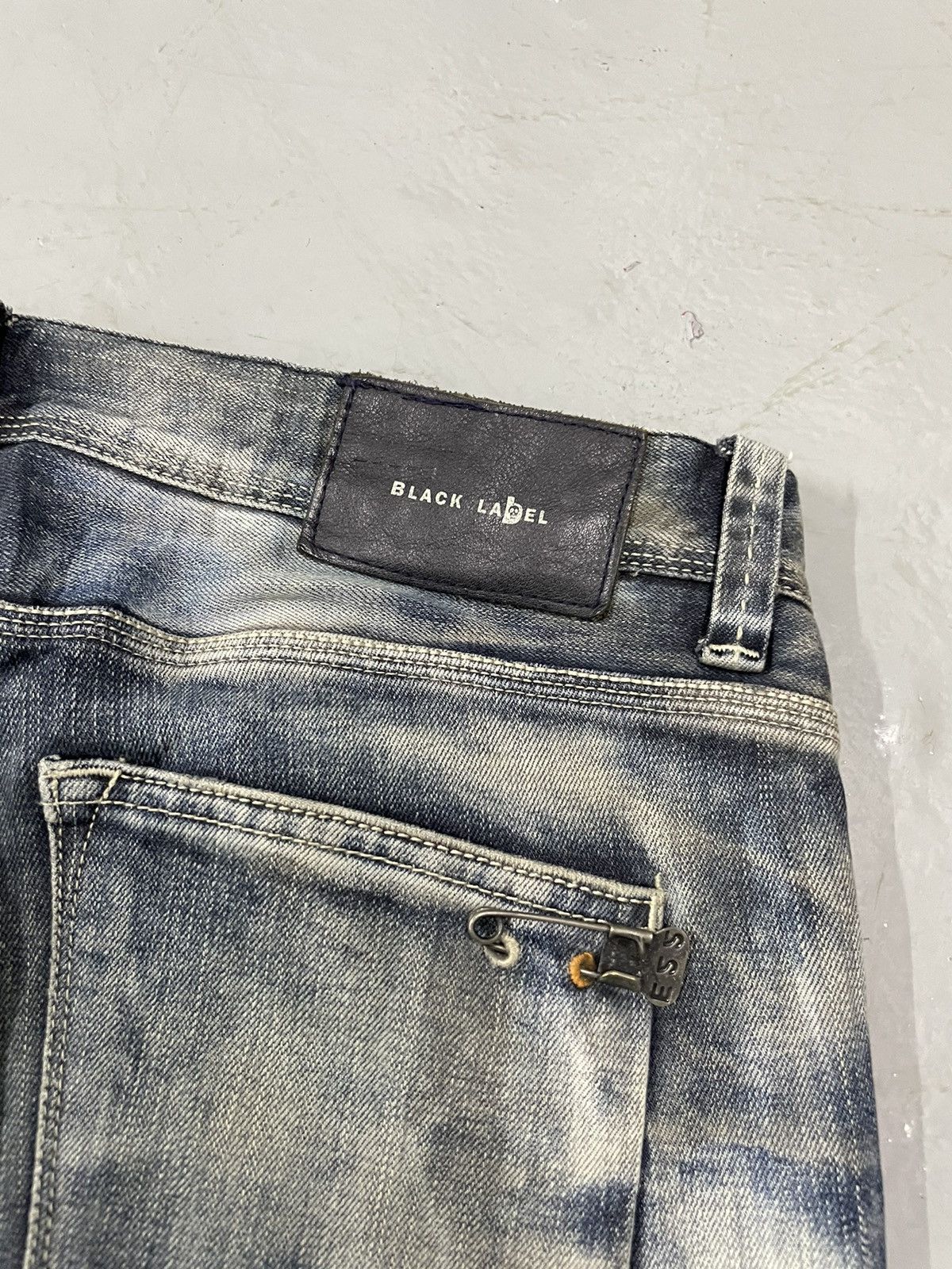 Black Label Black Label Distressed Denim Size US 35 - 8 Thumbnail