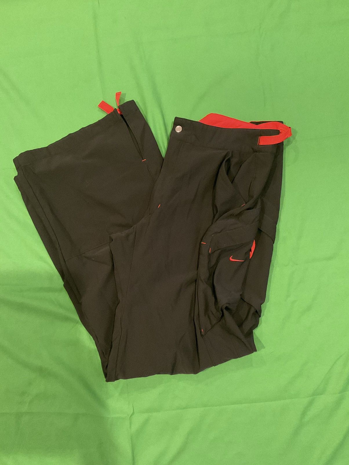 Nike × Vintage Vintage Nike black and pink cargo pants Size 36" / US 14 / IT 50 - 1 Thumbnail