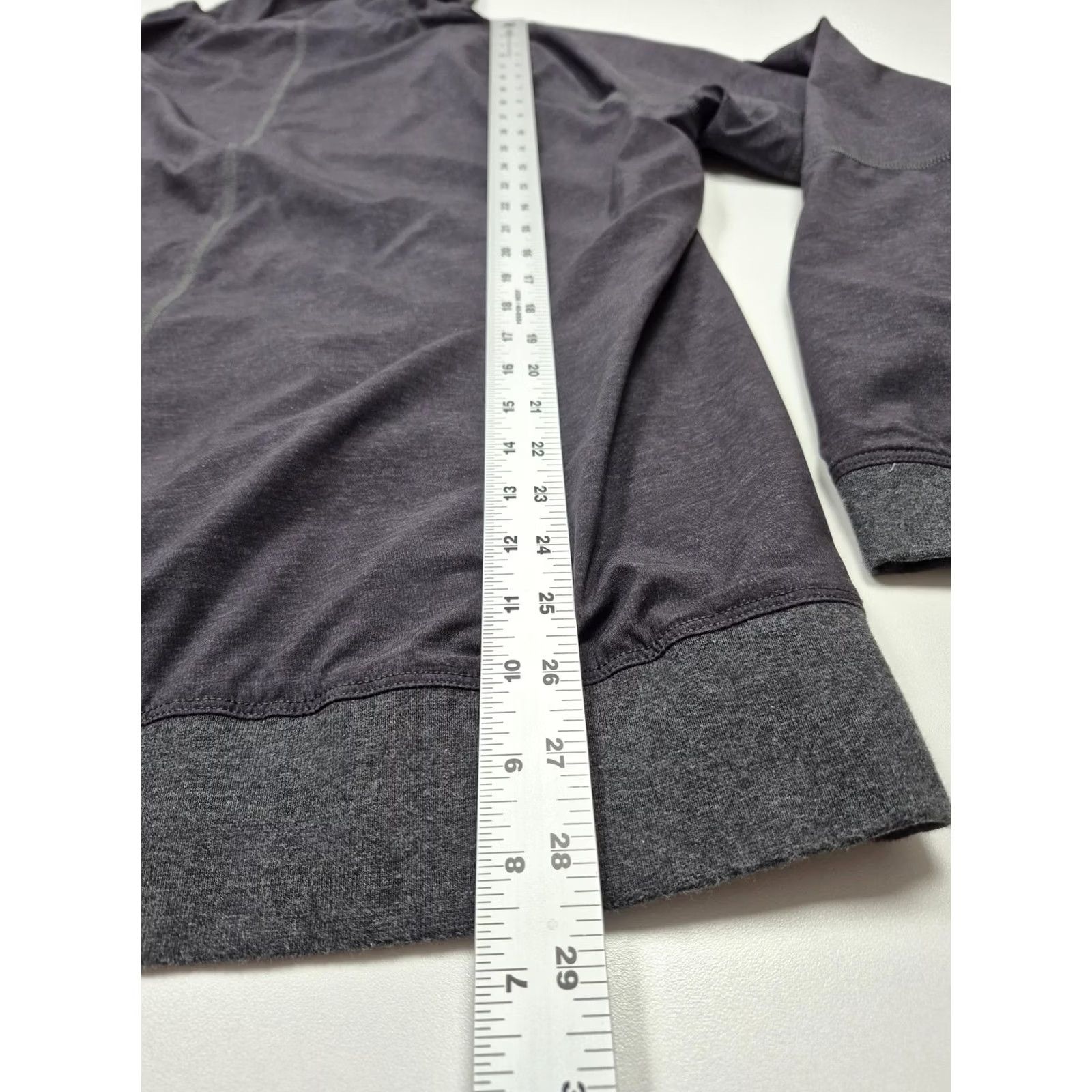 Lululemon Lululemon Hoodie Reversible Men's L Gray 1/4 Zip Pullover Side Zip Pocket Size US L / EU 52-54 / 3 - 7 Thumbnail