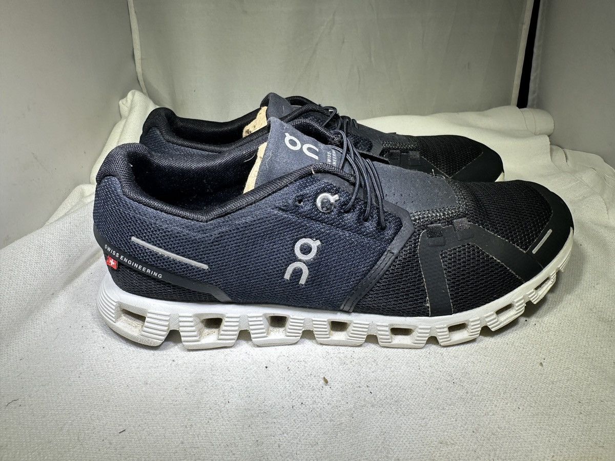 On PreOwned On Cloud 5 Black White Men's 8 Running Shoes Size US 8 / EU 41 - 3 Thumbnail