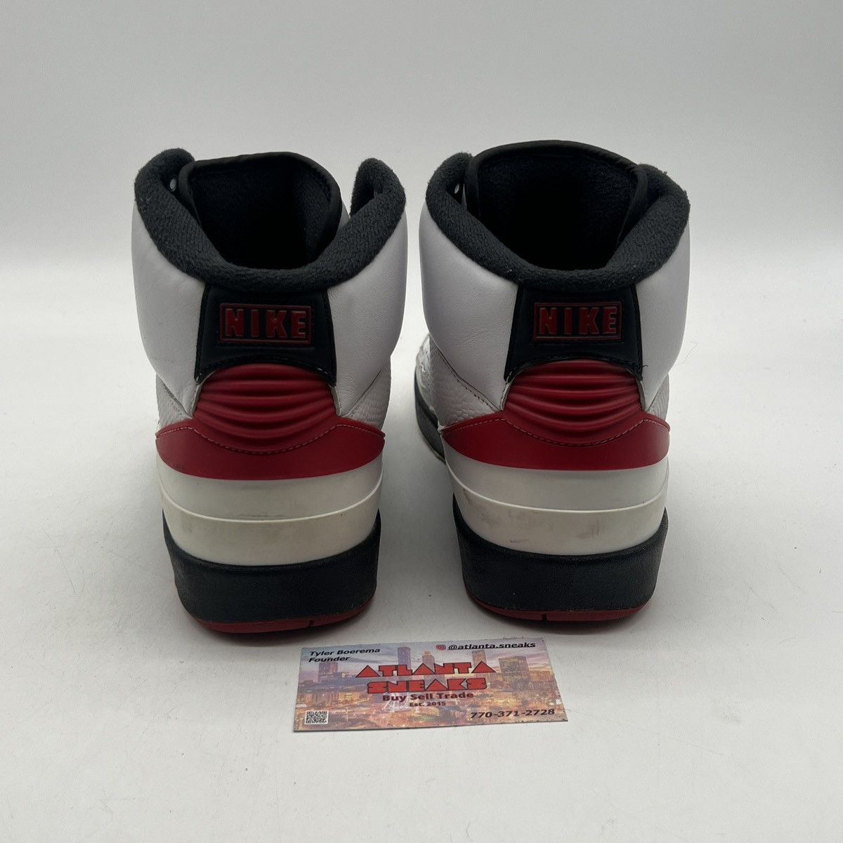 Jordan Brand Air Jordan 2 Chicago Size US 10.5 / EU 43-44 - 3 Thumbnail