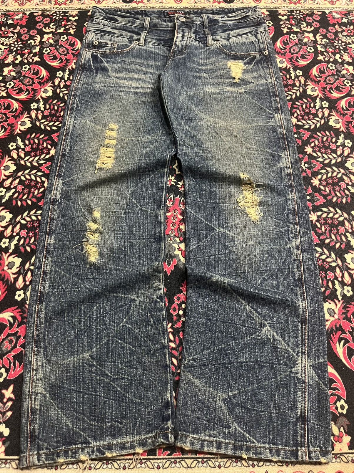 Le Grande Bleu (L.G.B.) Vintage African Taro Shattered Double Waist Distressed Jeans Size US 31 - 1 Thumbnail