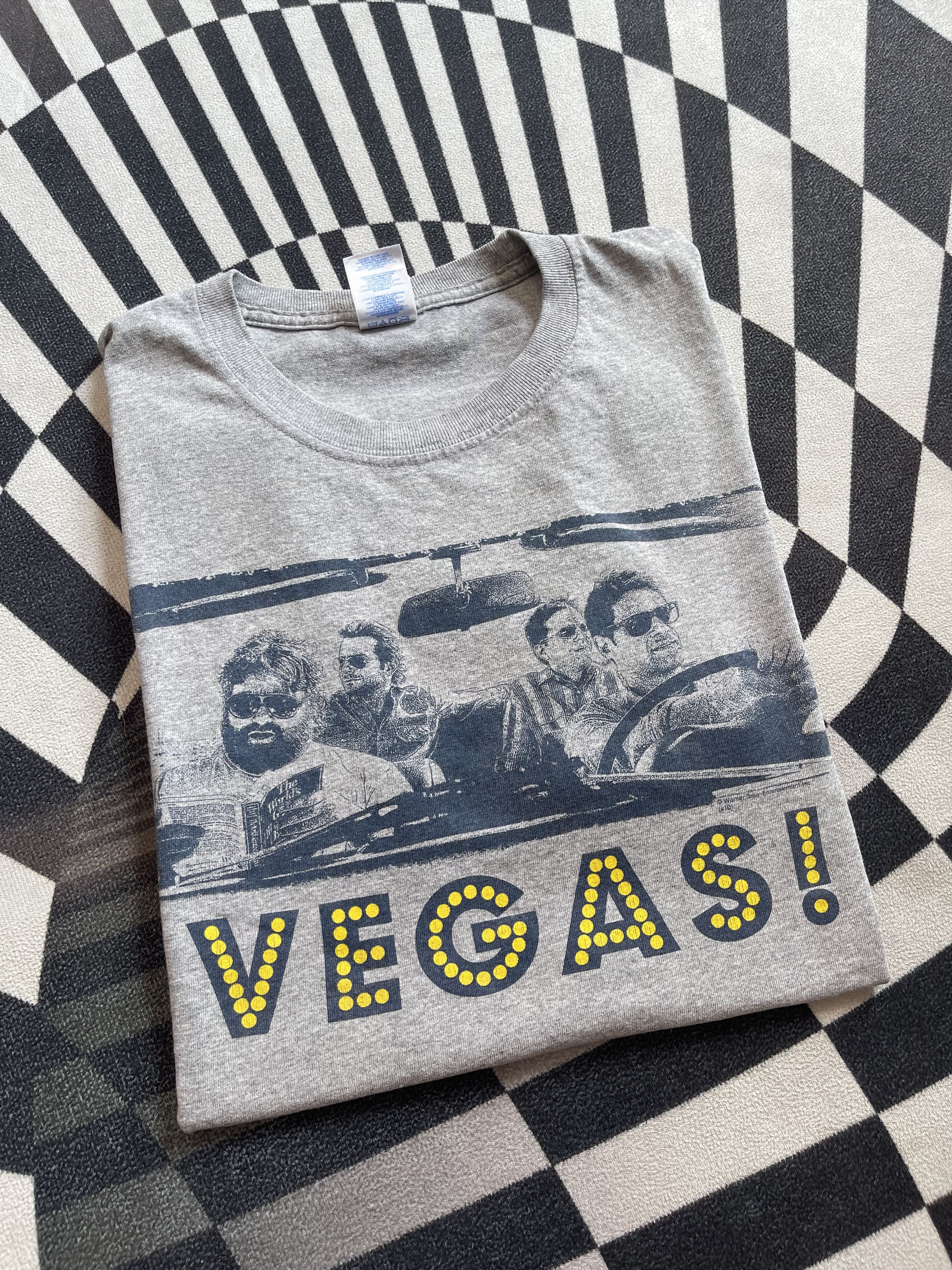 Warner Bros VINTAGE 2010 The Hangover Movie Promo T-Shirt "VEGAS" Size US L / EU 52-54 / 3 - 1 Thumbnail