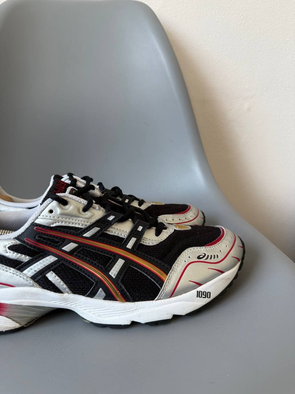 Asics Vintage asics gel low top sneakers Size US 10 / EU 43 - 4 Thumbnail