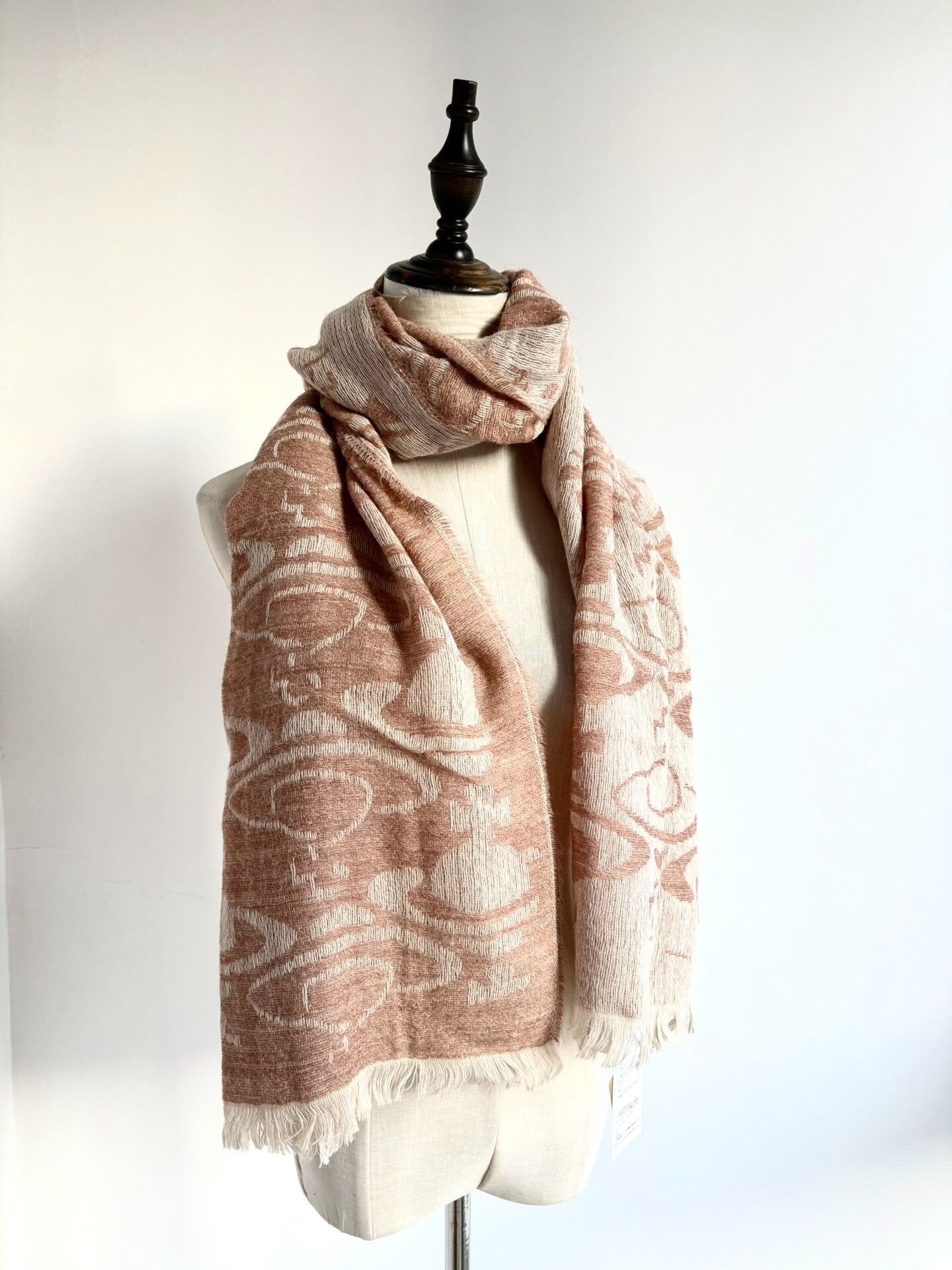 Vivienne Westwood Vivienne Westwood Vintage Beige Saturn Scarf Size ONE SIZE - 1 Thumbnail