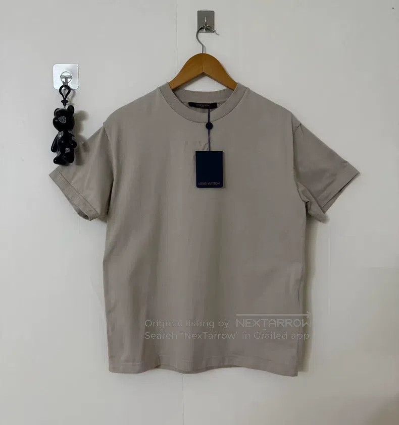 Louis Vuitton 25 latest embossed logo short sleeves