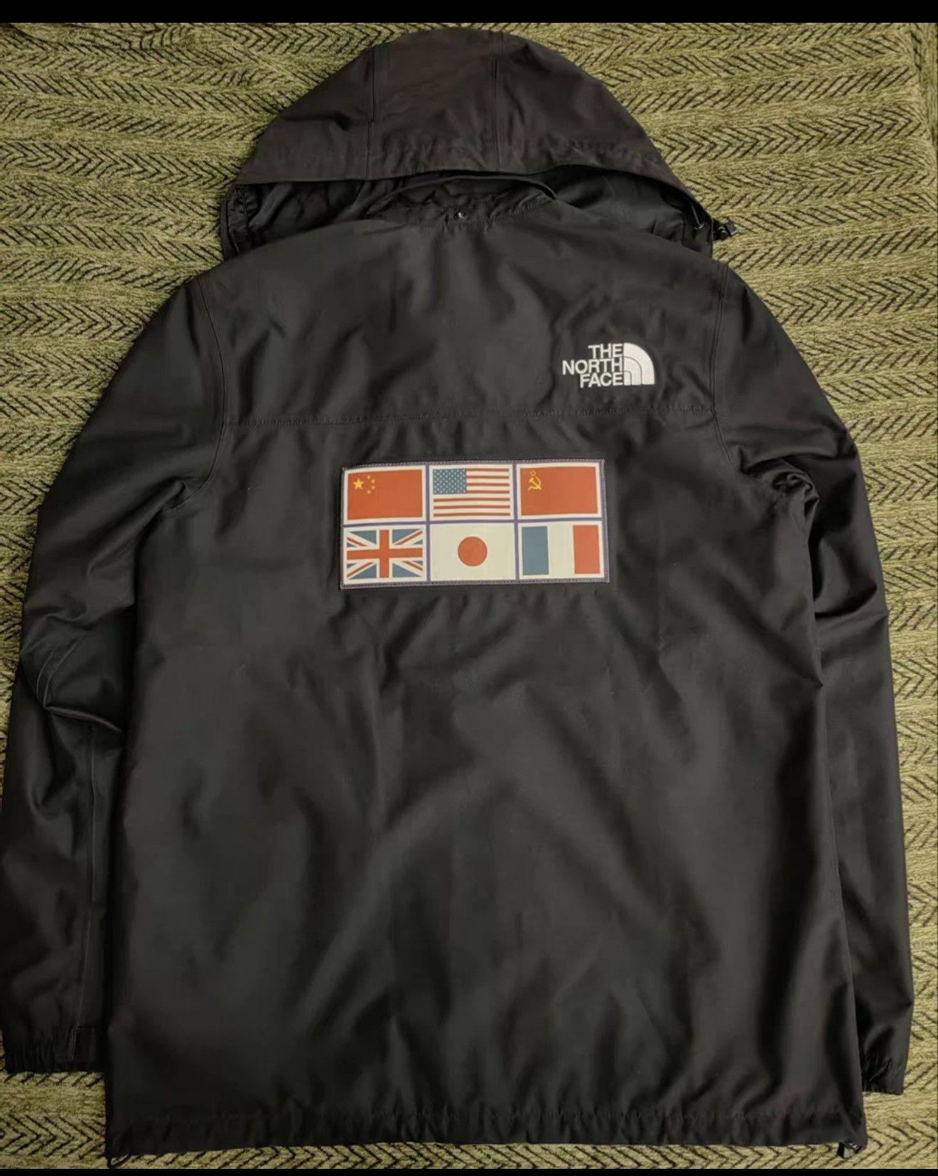 Supreme × The North Face Supreme tnf 14ss north face expedition coach flag jacket Size US M / EU 48-50 / 2 - 2 Thumbnail