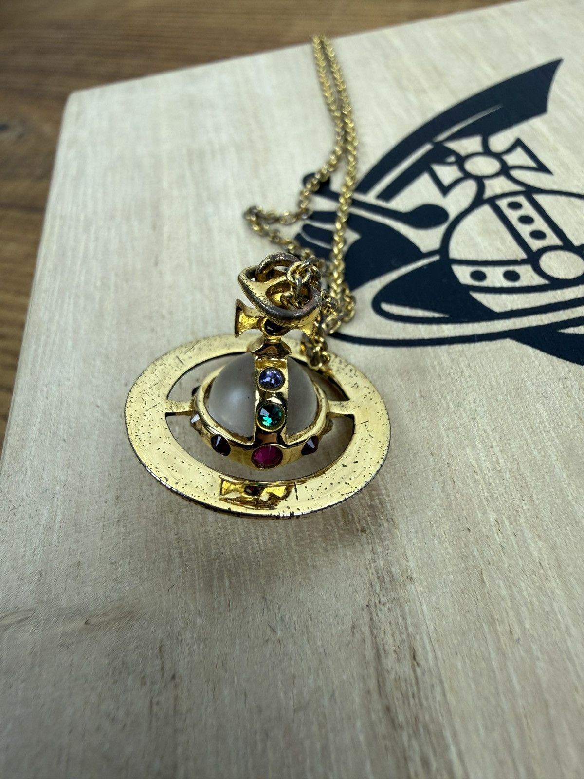Vivienne Westwood Vintage Vivienne Westwood Tiny Lucite Orb Necklace Gold Size ONE SIZE - 7 Thumbnail