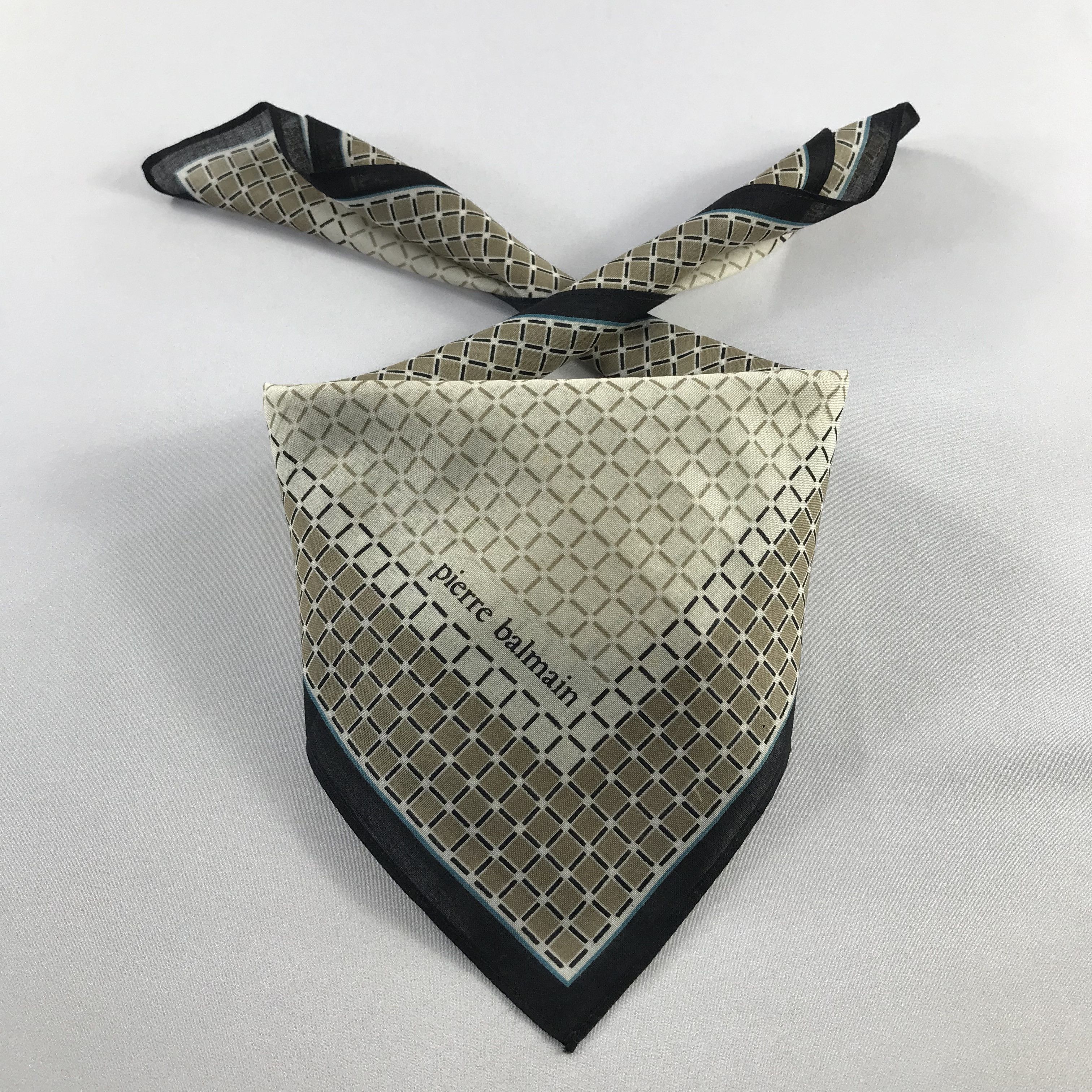 Pierre Balmain Pierre Balmain Handkerchief / Bandana / Neckerchief C532 Size ONE SIZE - 1 Thumbnail