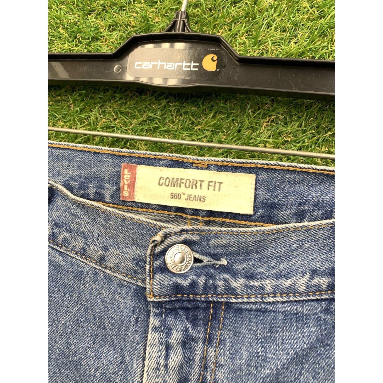 Levi's VINTAGE Levi's 560 Jeans Men's 36x32 Tapered Fit Light Wash Cotton Denim Retro Workwear Size US 36 / EU 52 - 3 Thumbnail