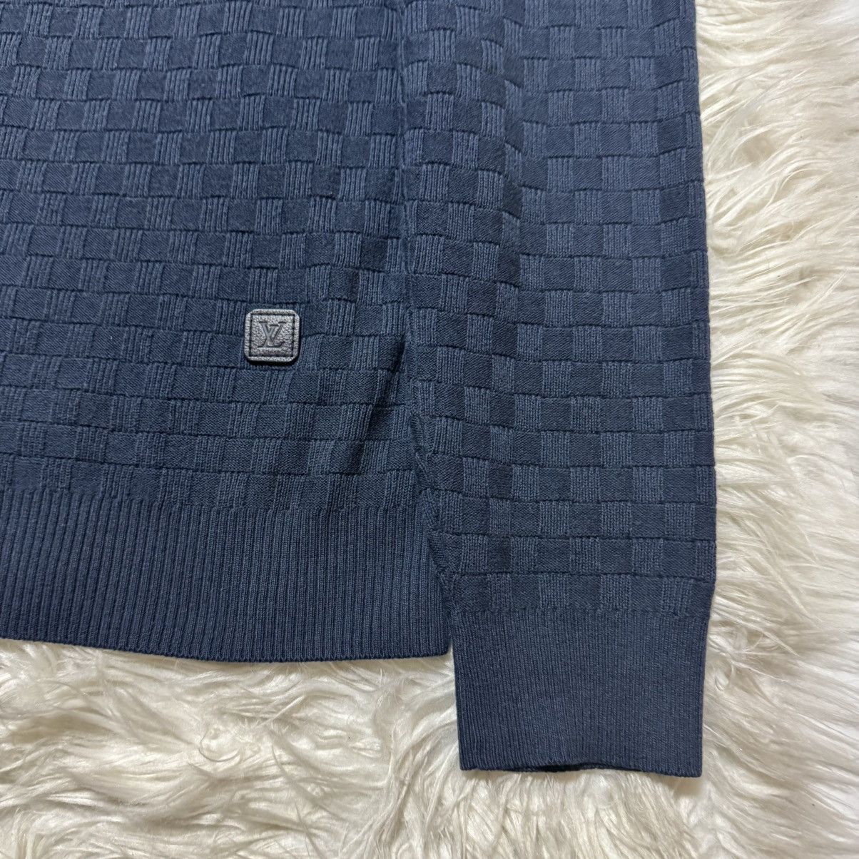 Louis Vuitton Authentic Louis Vuitton Damier Knit Sweater Size US S / EU 44-46 / 1 - 5 Thumbnail