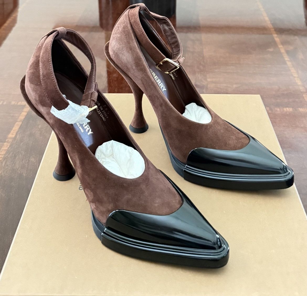 Burberry Burberry Heel Size US 6.5 / IT 36.5 - 1 Thumbnail