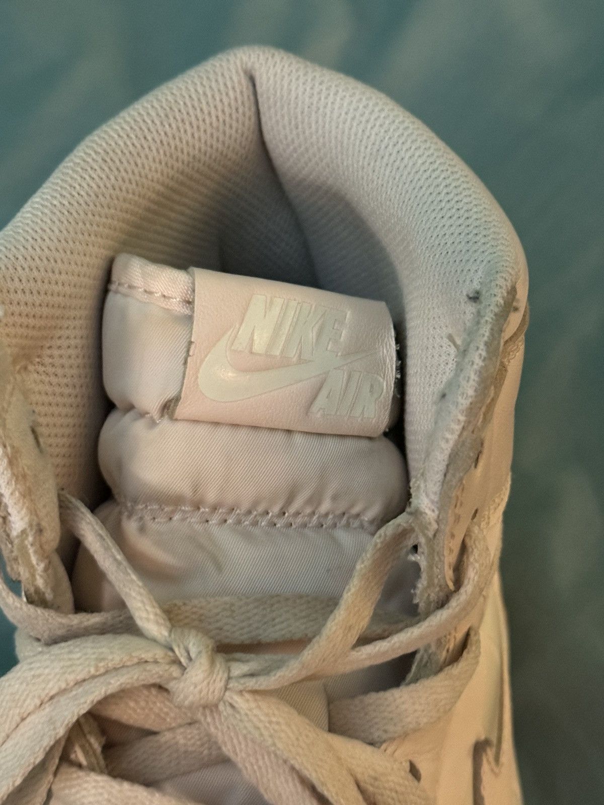 Jordan Brand Nike Air Jordan 1 High Guava Ice 2018 Size US 13 / EU 46 - 11 Thumbnail