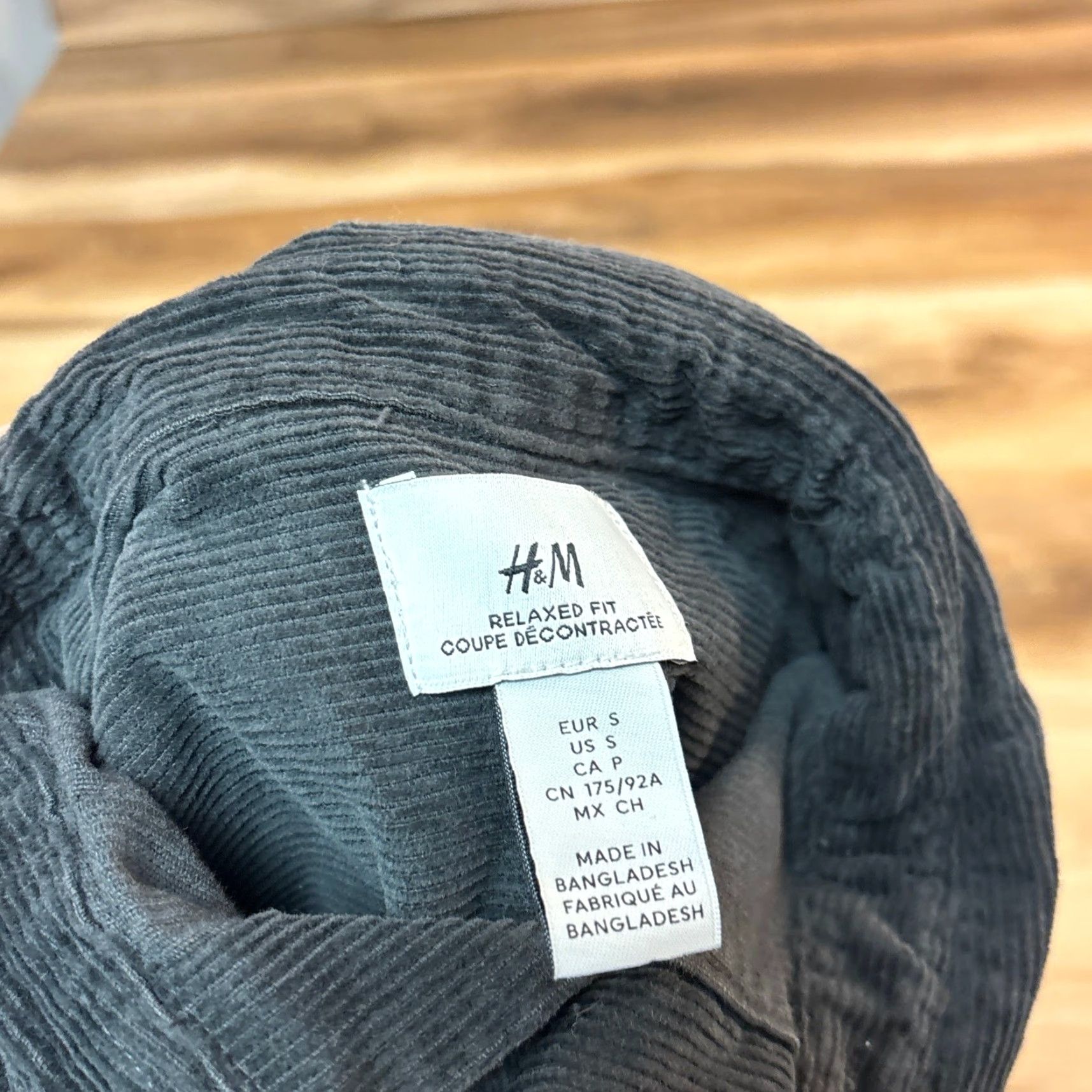 H&M H&M Corduroy Shirt Mens Small Relaxed Fit Gray Button Up Size US S / EU 44-46 / 1 - 2 Thumbnail