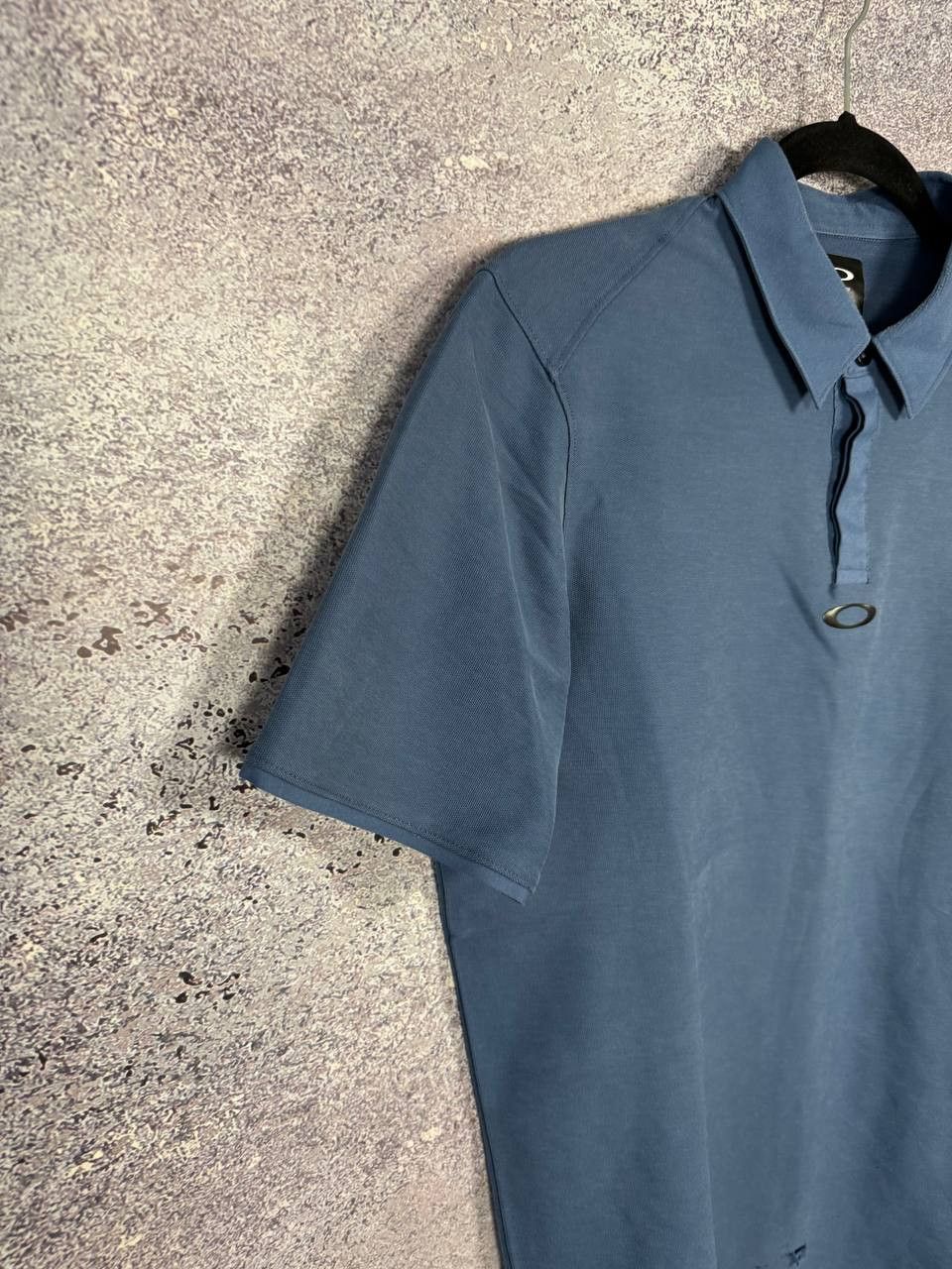 Oakley × Vintage Vintage Oakley Blue Center Logo Polos Streetwear Small Size US S / EU 44-46 / 1 - 4 Thumbnail