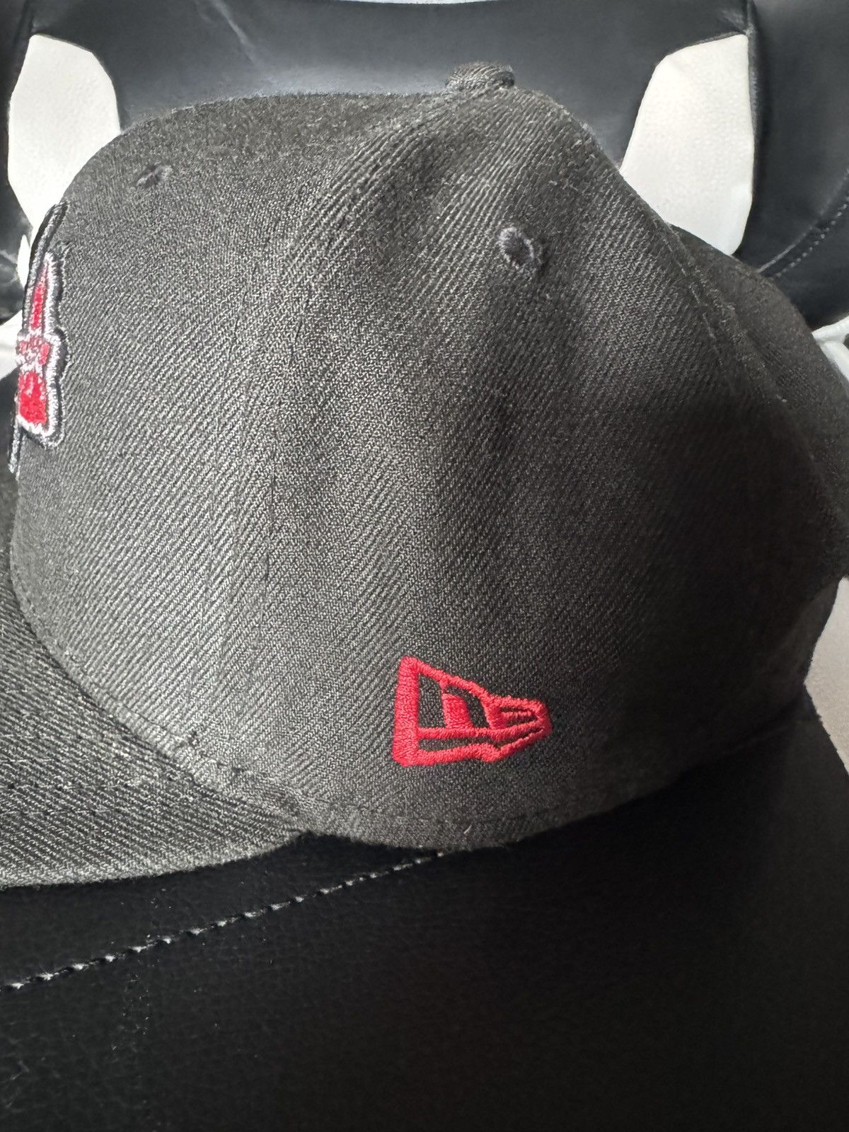 Lids × MLB × New Era Exclusive Blackout Pop Braves Hat Red UV Size 7 5/8 Size ONE SIZE - 3 Thumbnail