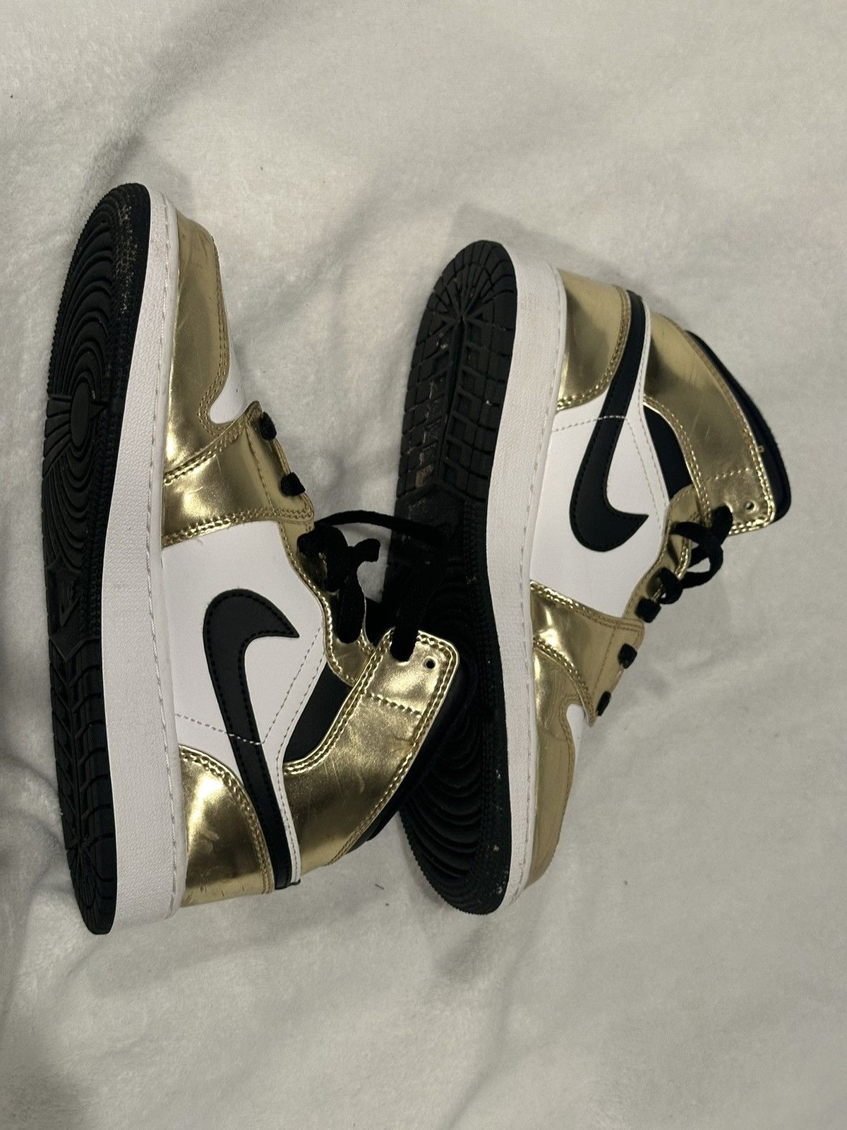 Nike Nike Jordan 1 Mid - Metallic Gold (GS) Size US 5.5 / IT 35.5 - 2 Thumbnail