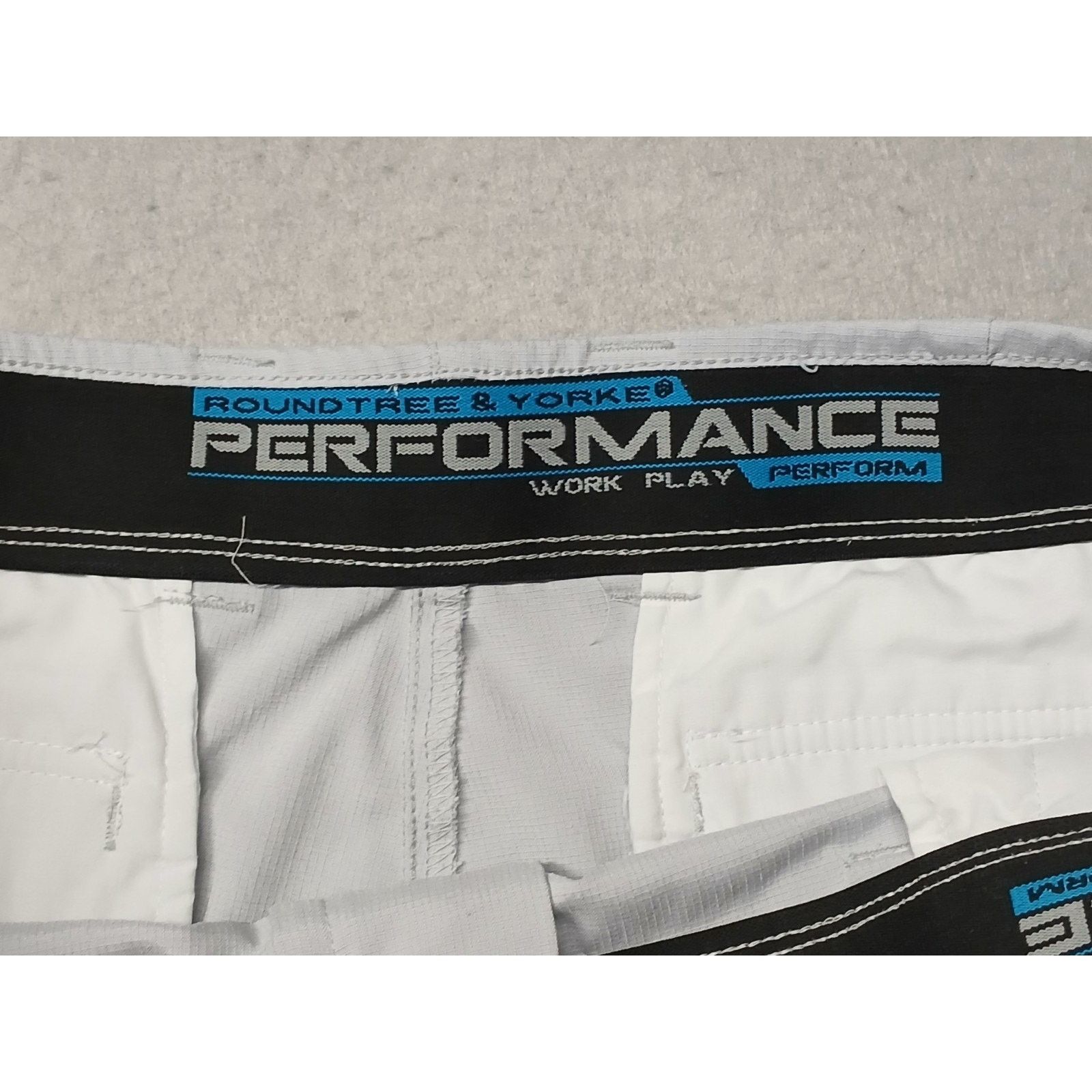 Roundtree & Yorke Roundtree & Yorke (36) Gray Perfromance Dri-Fit Cargo Shorts Size US 36 / EU 52 - 6 Thumbnail