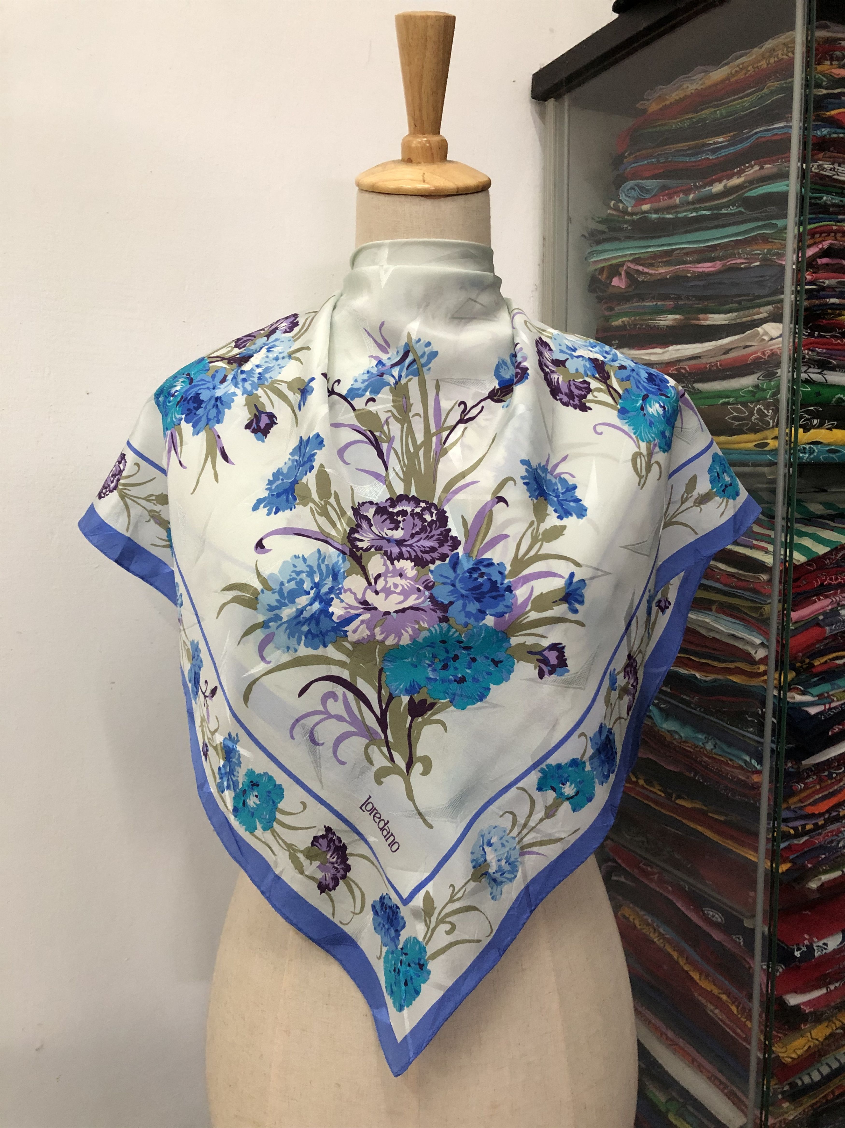 Vintage Vintage Loredano Silk Scarf Size ONE SIZE - 1 Thumbnail