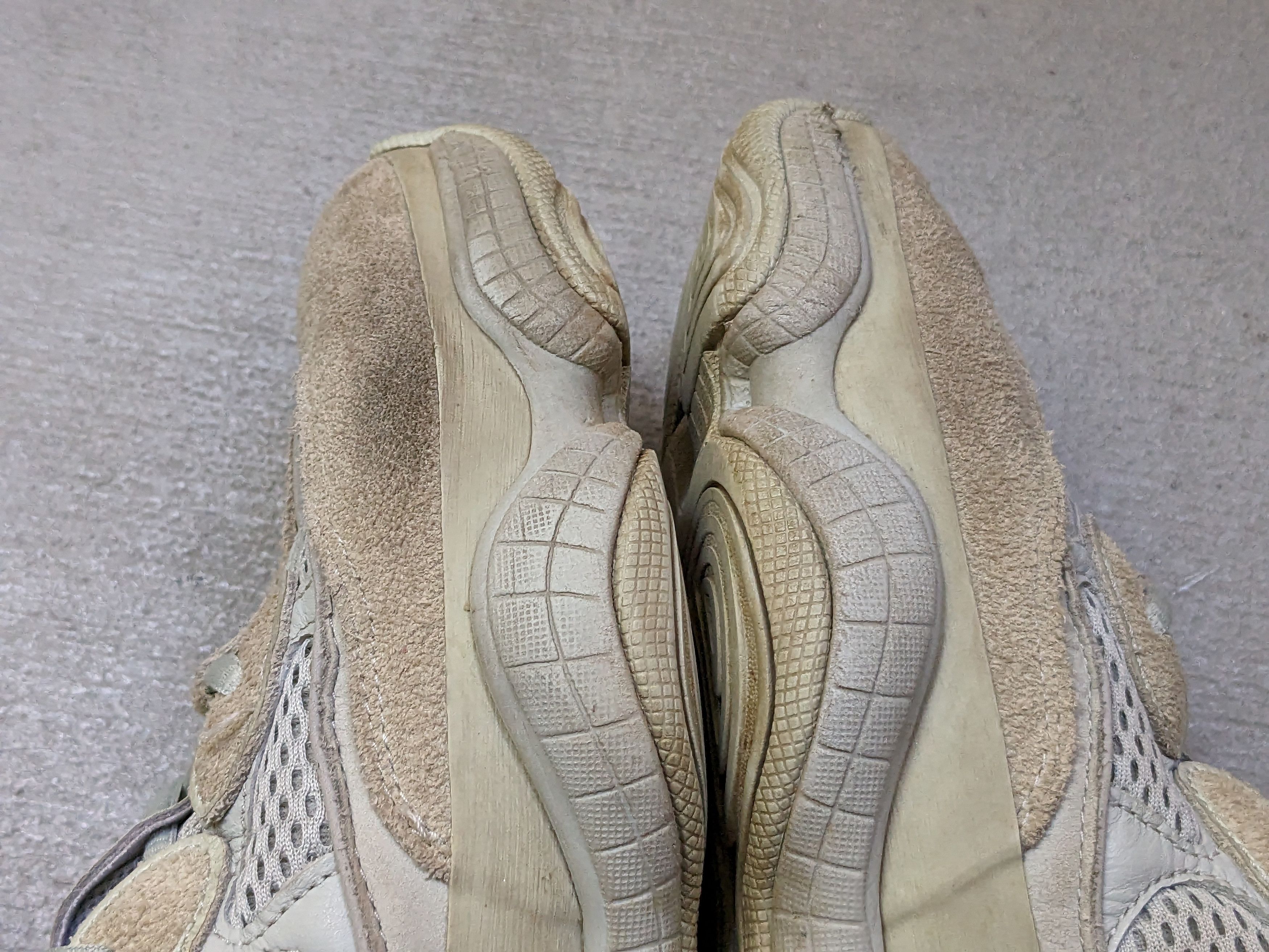Adidas × Kanye West Adidas Yeezy 500 Salt Size 11 Suede Kanye West Ye EE7287 Size US 11 / EU 44 - 6 Thumbnail