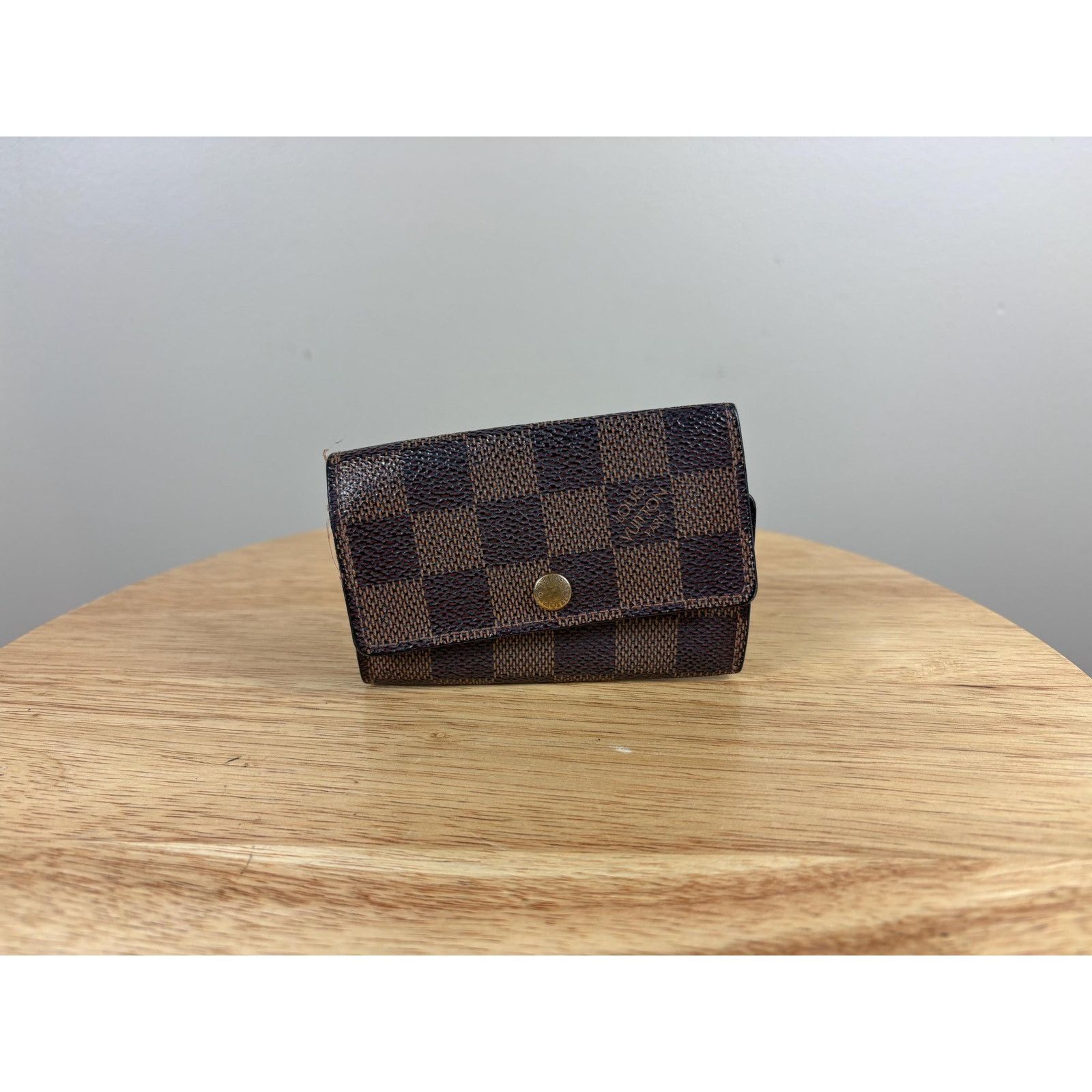 Louis Vuitton Authentic Louis Vuitton Damier Ebene 6 Key Case Size ONE SIZE - 1 Thumbnail