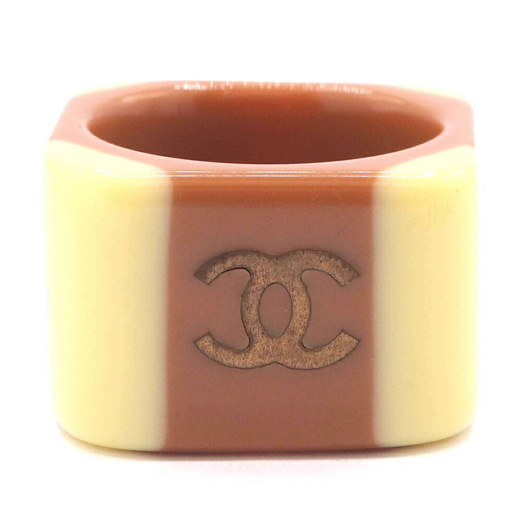 Chanel Chanel Ring, Brown Cream Yellow Plastic, 01A, 2001 Model, Coco Mark, Women's CHANEL Size ONE SIZE - 1 Thumbnail