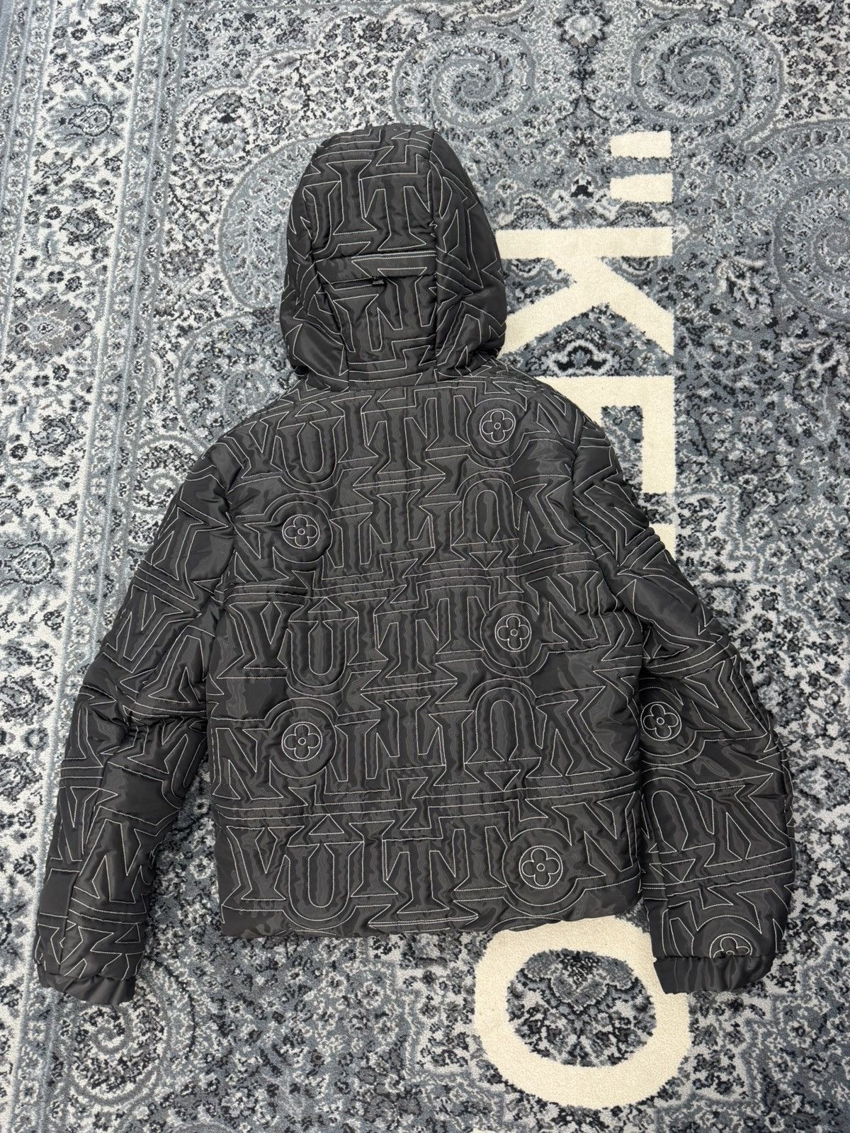 Louis Vuitton Louis Vuitton All over snow jacket Size US L / EU 52-54 / 3 - 2 Thumbnail
