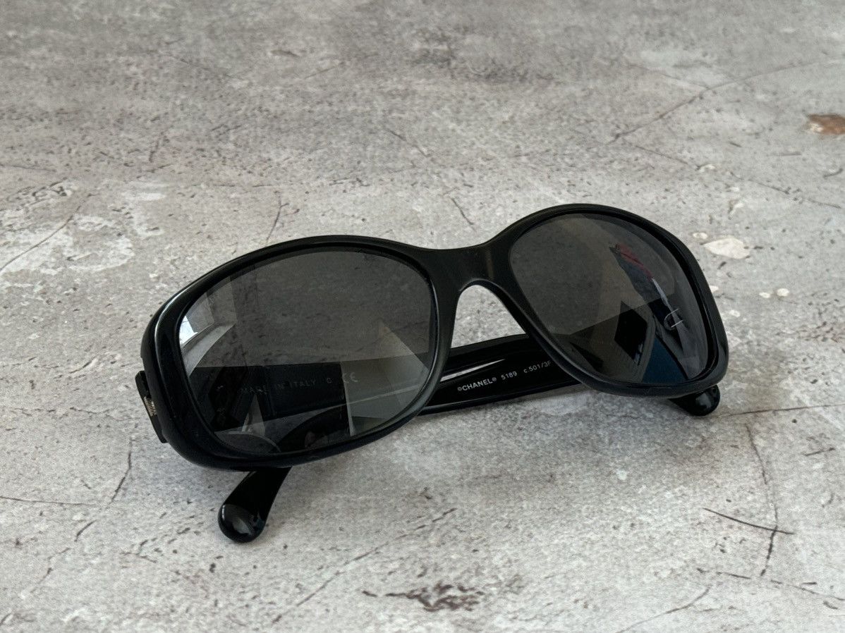Chanel Chanel Black Frame Quilted CC Logo Sunglasses 5189 Size ONE SIZE - 7 Thumbnail