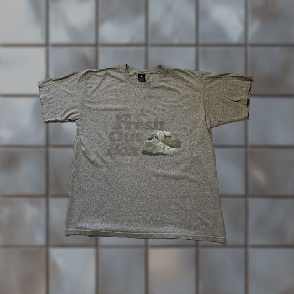 Jordan Brand VTG Nike Air Jordan 5 Retro Stealth T-Shirt Size US L / EU 52-54 / 3 - 1 Thumbnail