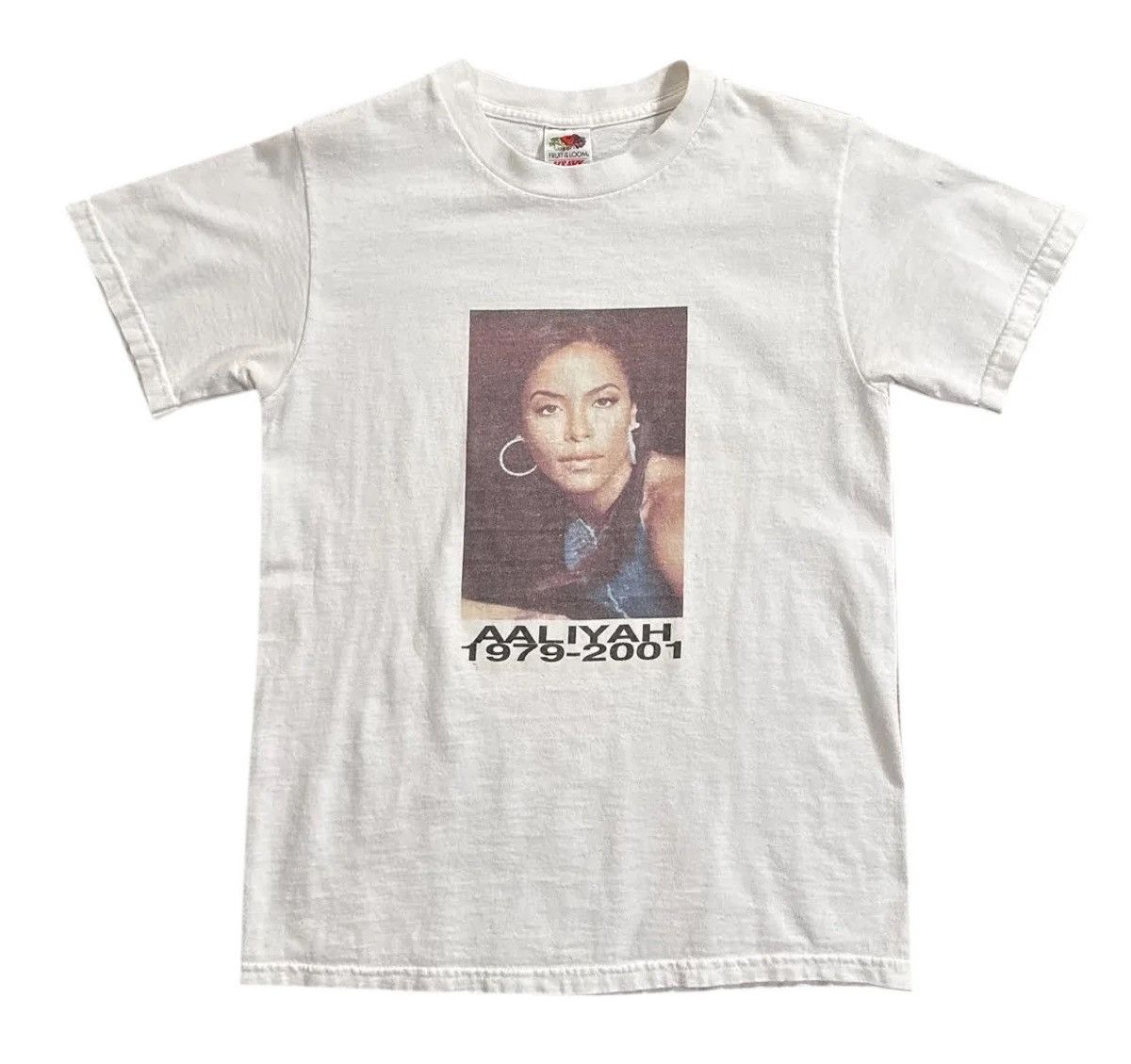 Fruit Of The Loom Vintage Aaliyah Memorial T Shirt (Size S) Size US S / EU 44-46 / 1 - 1 Thumbnail