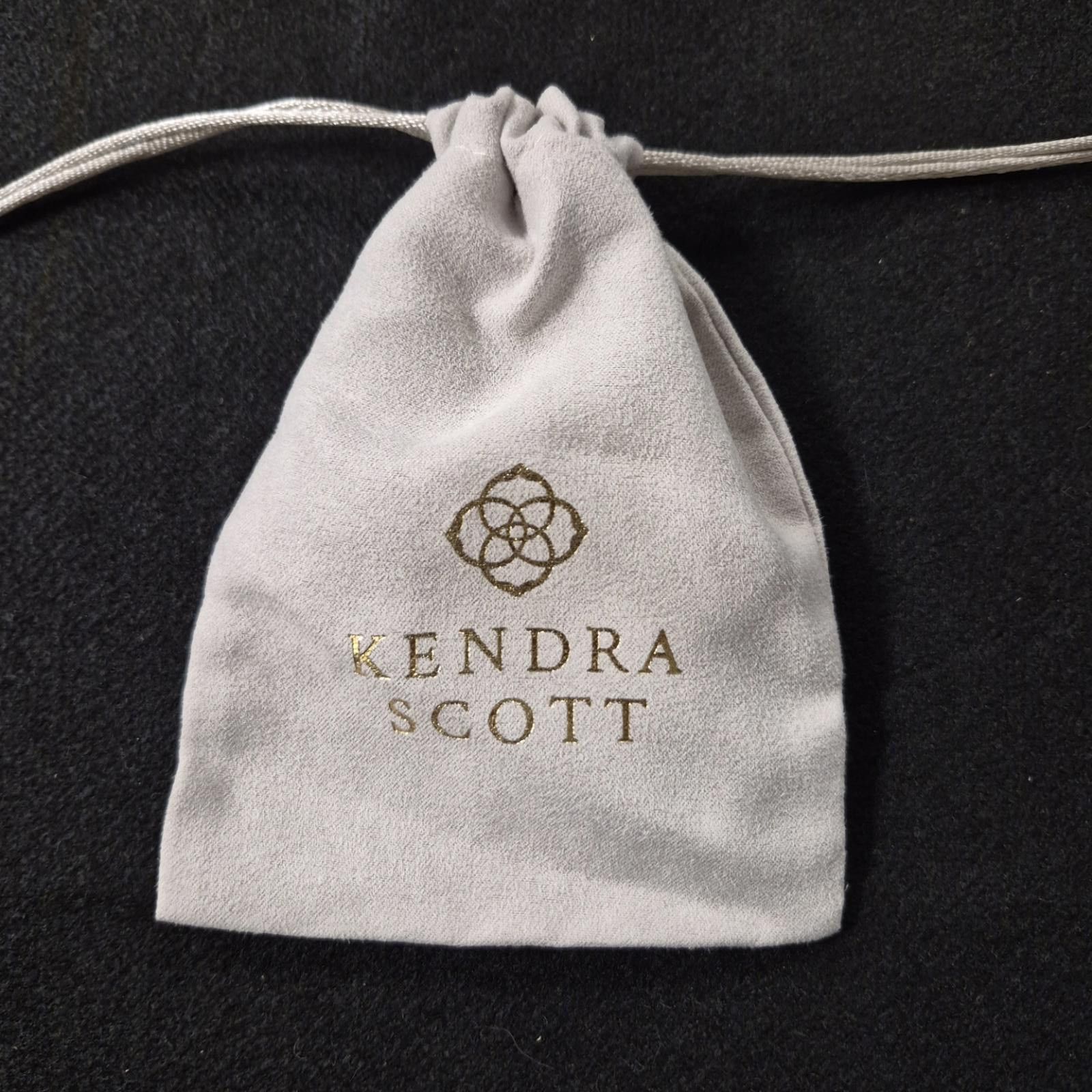 Other Kendra Scott Textured Disc Charm Statement Necklace Size ONE SIZE - 4 Thumbnail
