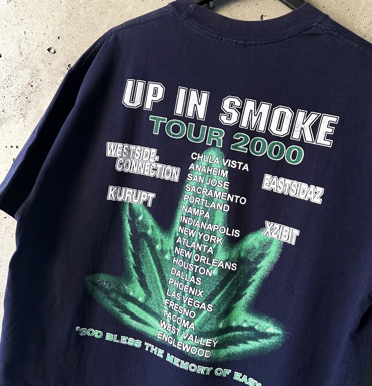 Rap Tees 2000’s UP IN SMOKE Tour T-Shirt Size US XL / EU 56 / 4 - 4 Thumbnail