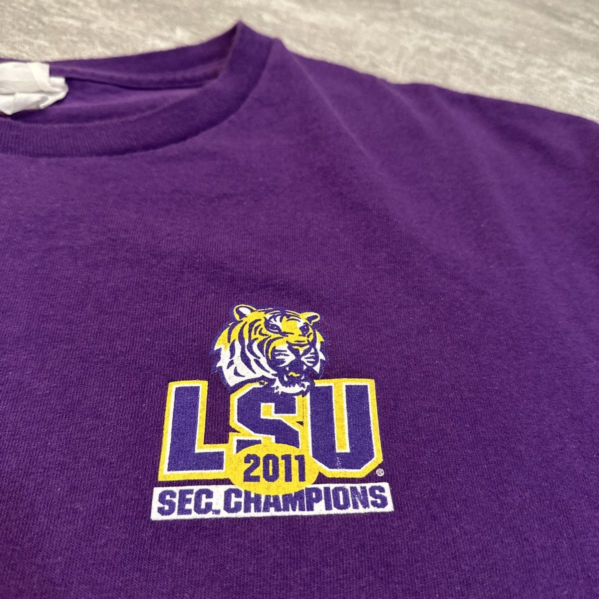 NCAA LSU Louisiana State Tigers 2011 SEC Football Champions Shirt Size US XXL / EU 58 / 5 - 2 Thumbnail