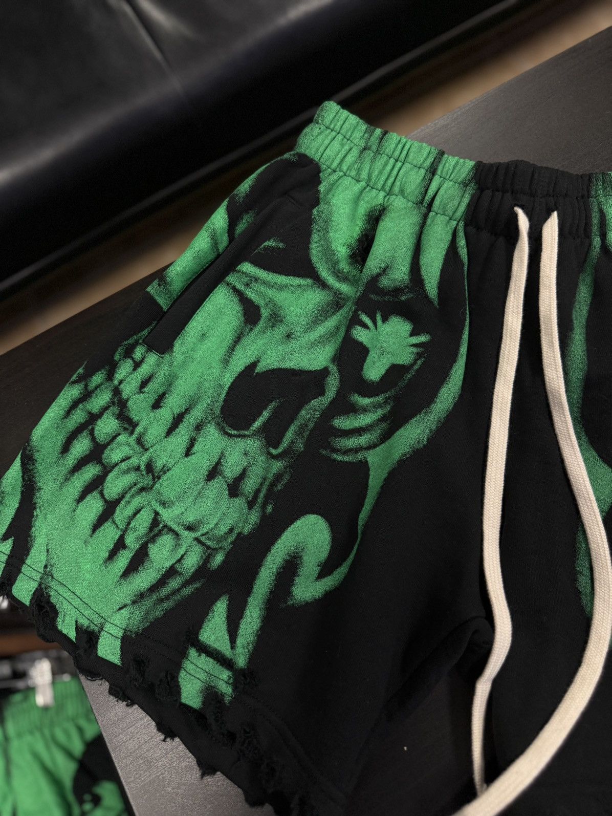 Vertabrae Vertabrae Skeleton Shorts Green Black Size M (NEW) Size US 28 / EU 44 - 3 Thumbnail