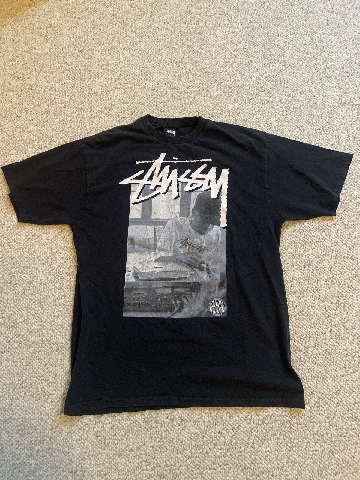 Stussy J Dilla Tシャツ 黒 Mサイズ s-l400.jpg