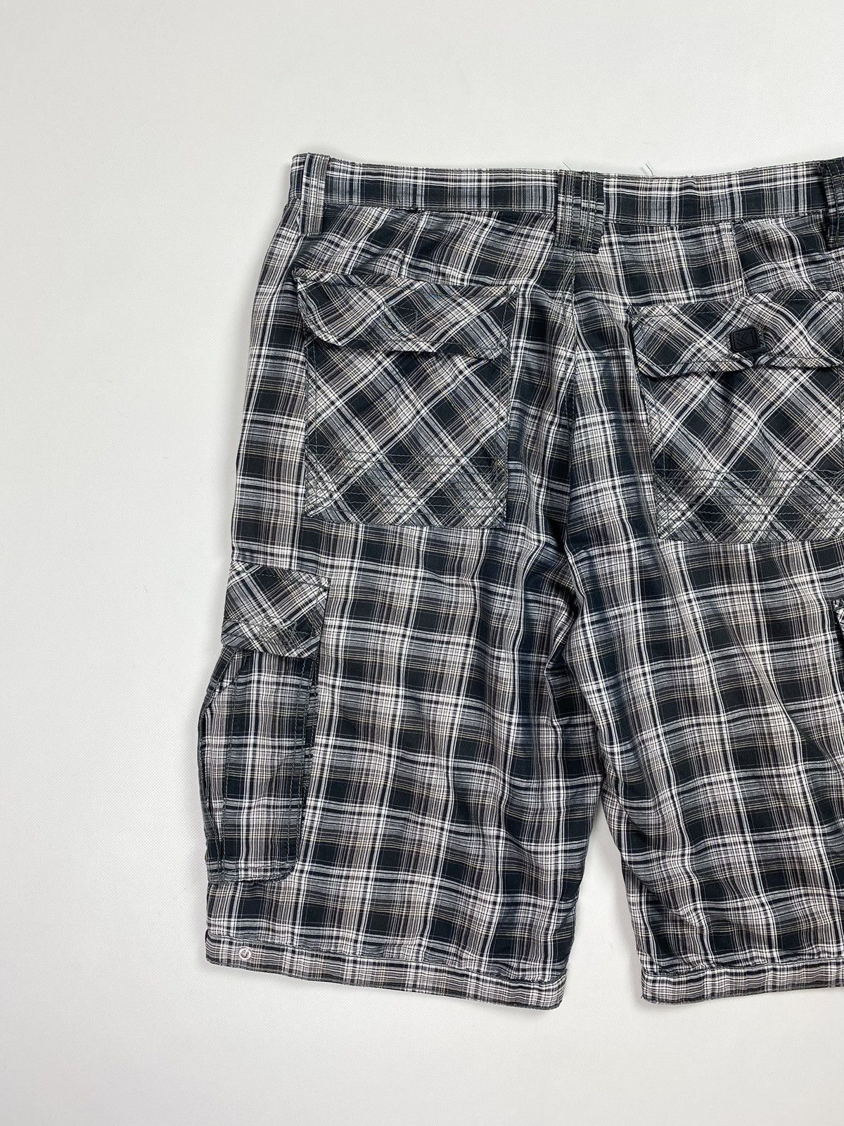 Karl Kani × Vintage Karl Kani men’s checked cargo rap shorts size 36 Size US 36 / EU 52 - 18 Thumbnail