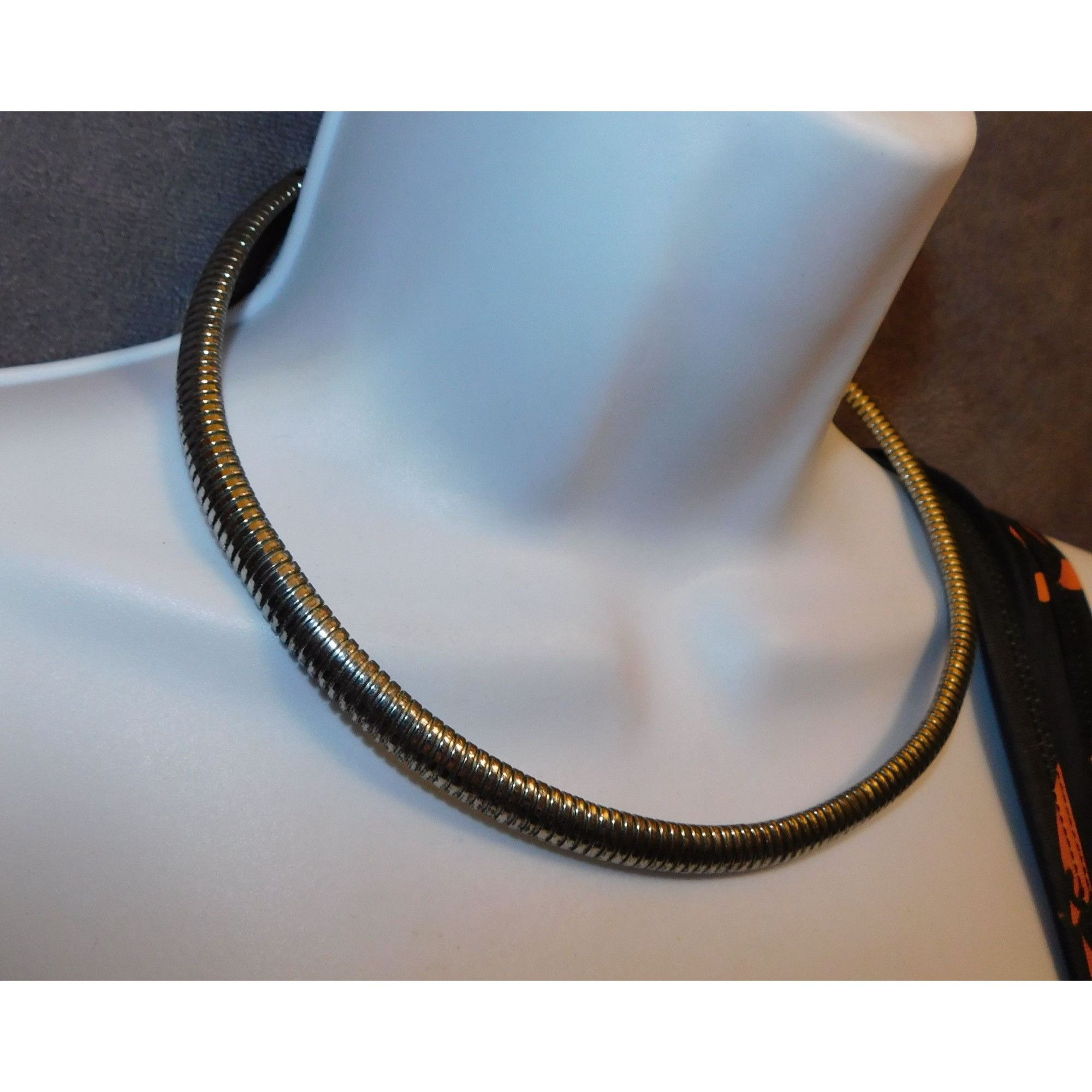 Saddleback Leather Modern Futuristic Springy Silver Tone Collar Necklace Size ONE SIZE - 4 Thumbnail
