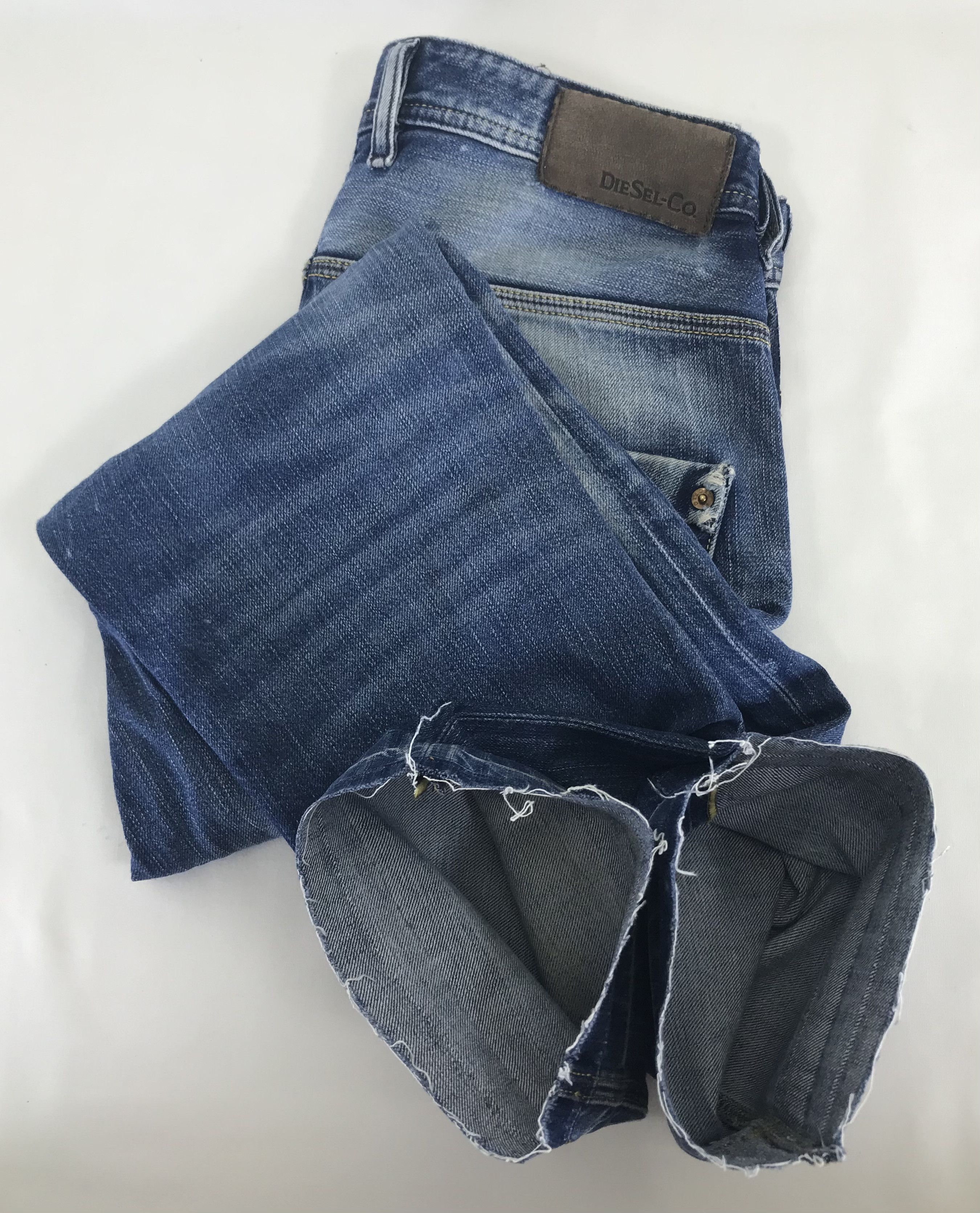 Diesel Vintage Diesel Distressed Denim Faded Blue Jeans Size US 29 - 14 Thumbnail