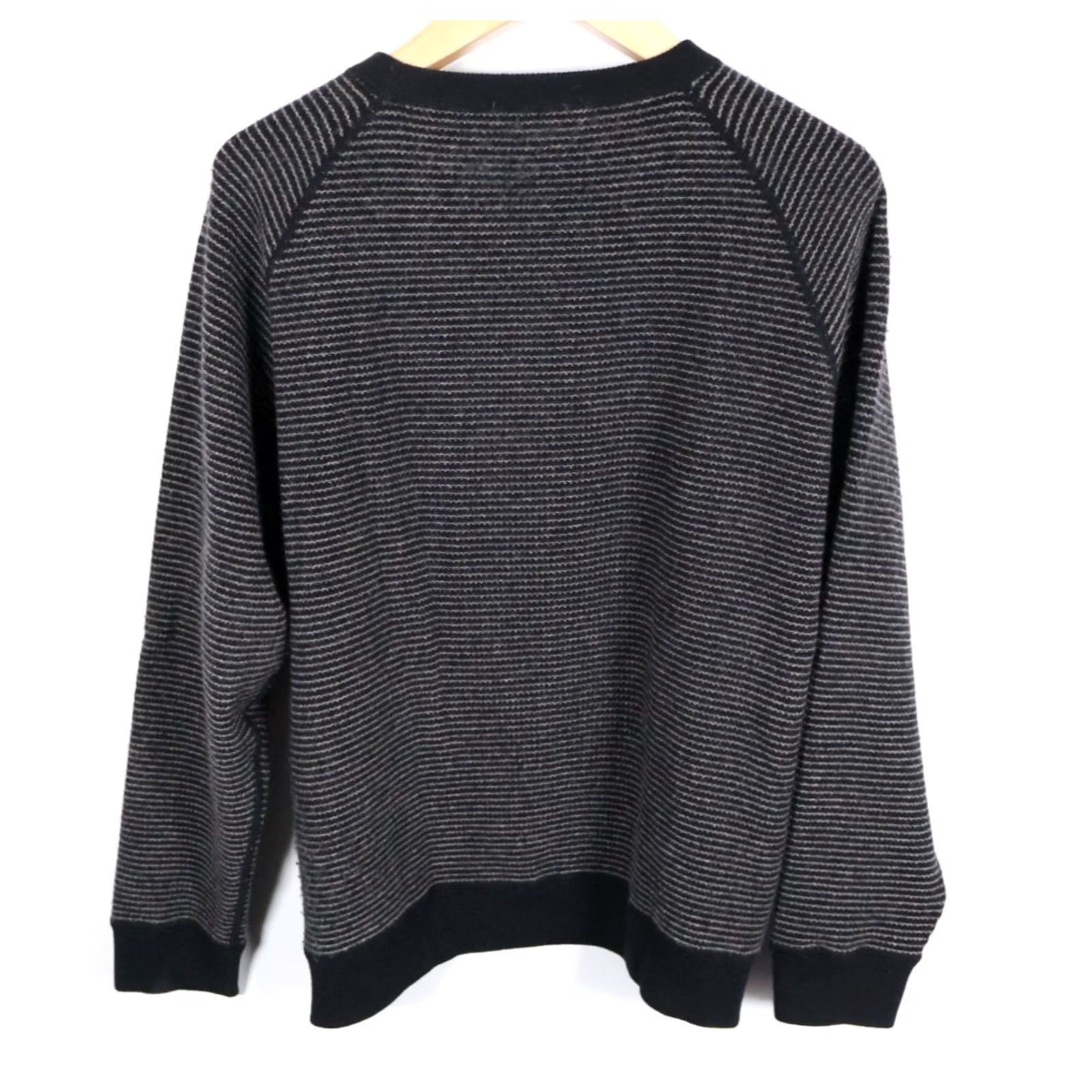 Neiman Marcus VINTAGE: No — Neiman Marcus Cashmere Sweater Men’s Large Black Stripe Lightweight Crewneck Size US L / EU 52-54 / 3 - 2 Thumbnail