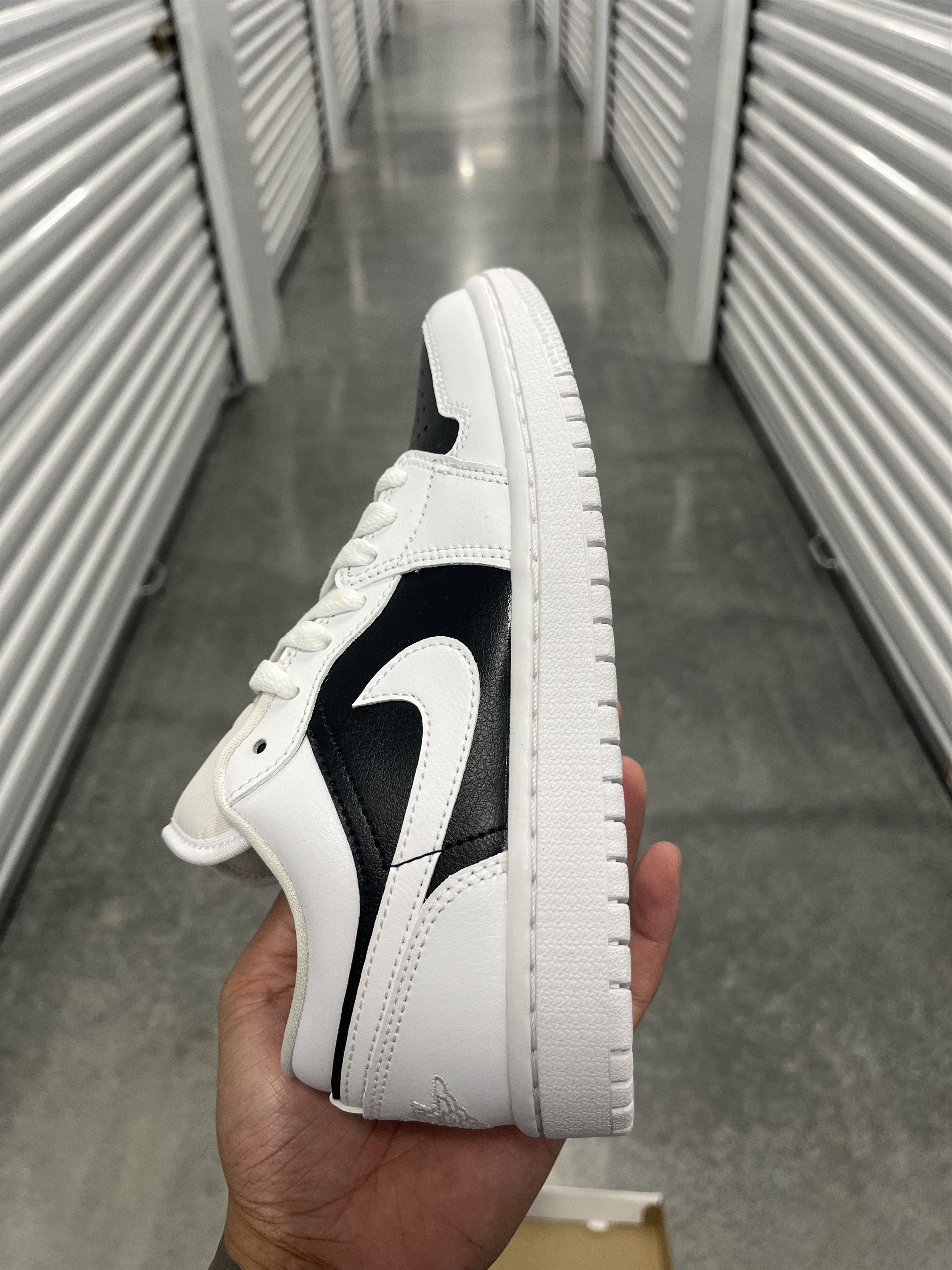 Nike Jordan 1 Low - Panda Sz6 Size US 6 / IT 36 - 6 Thumbnail